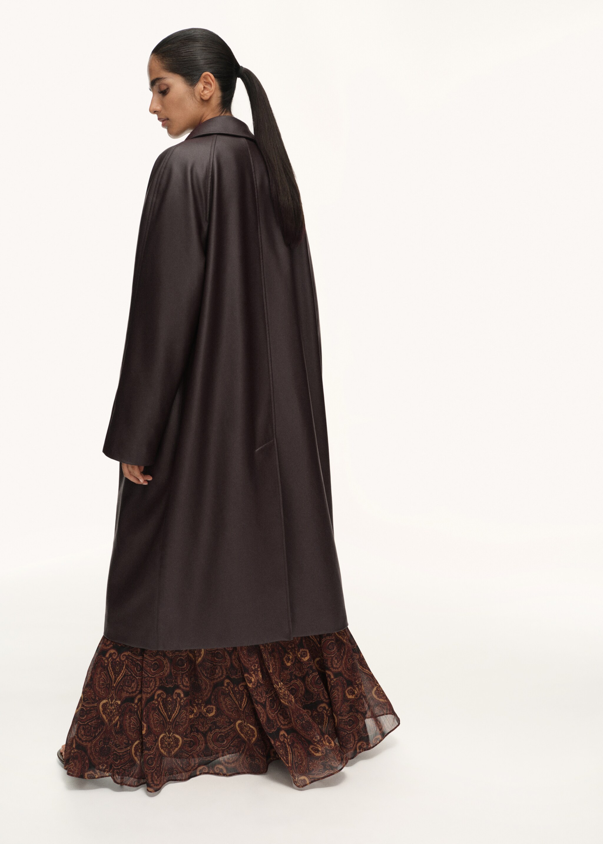Long leather-effect trench coat - Reverse of the article, Chocolate. Ref: 17076733-00.