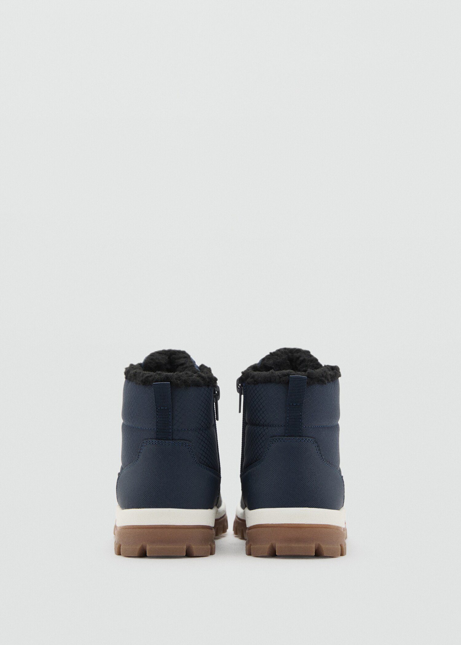 Lace-up mountain boots - Details of the article 1