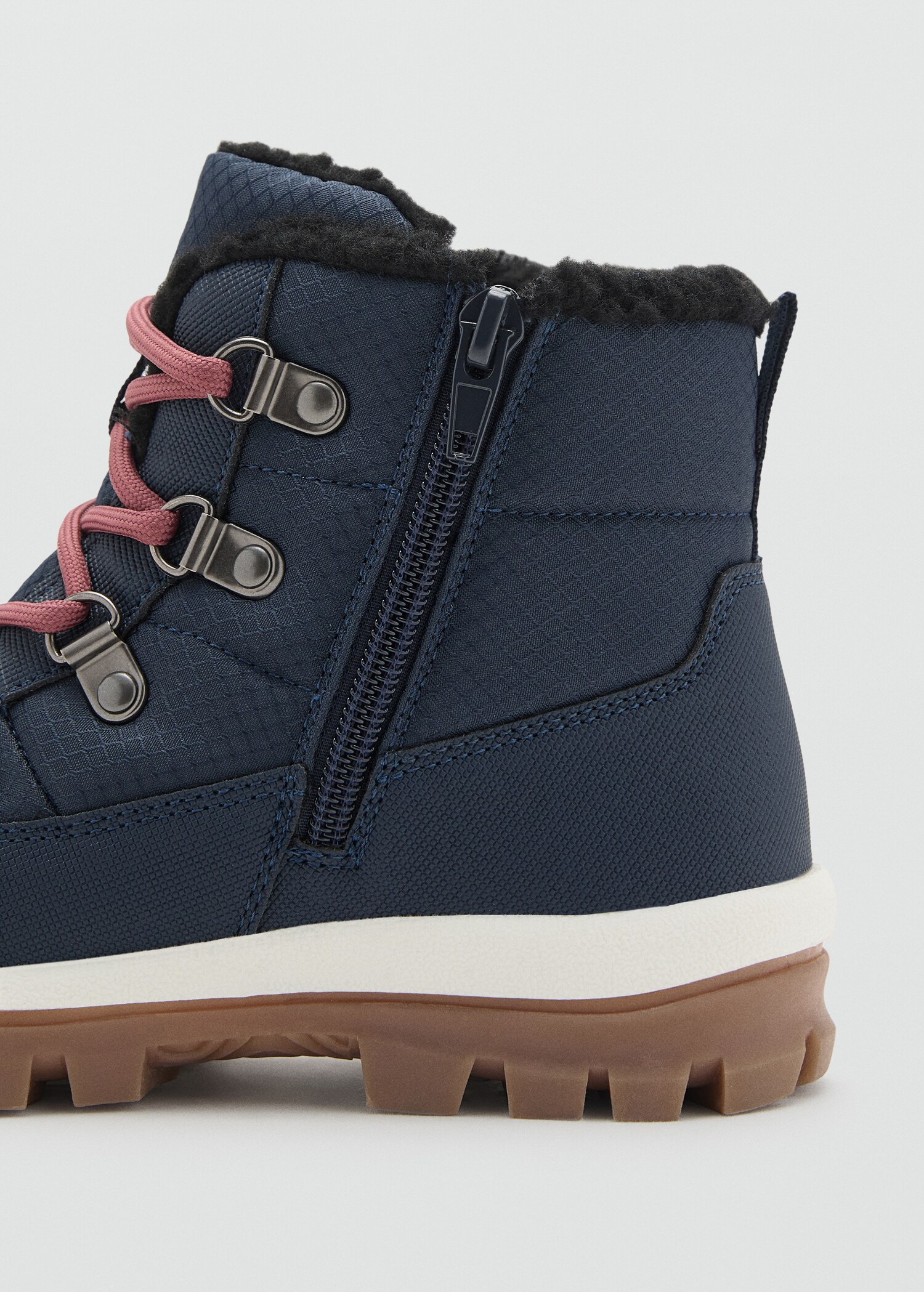 Lace-up mountain boots - Details of the article 2