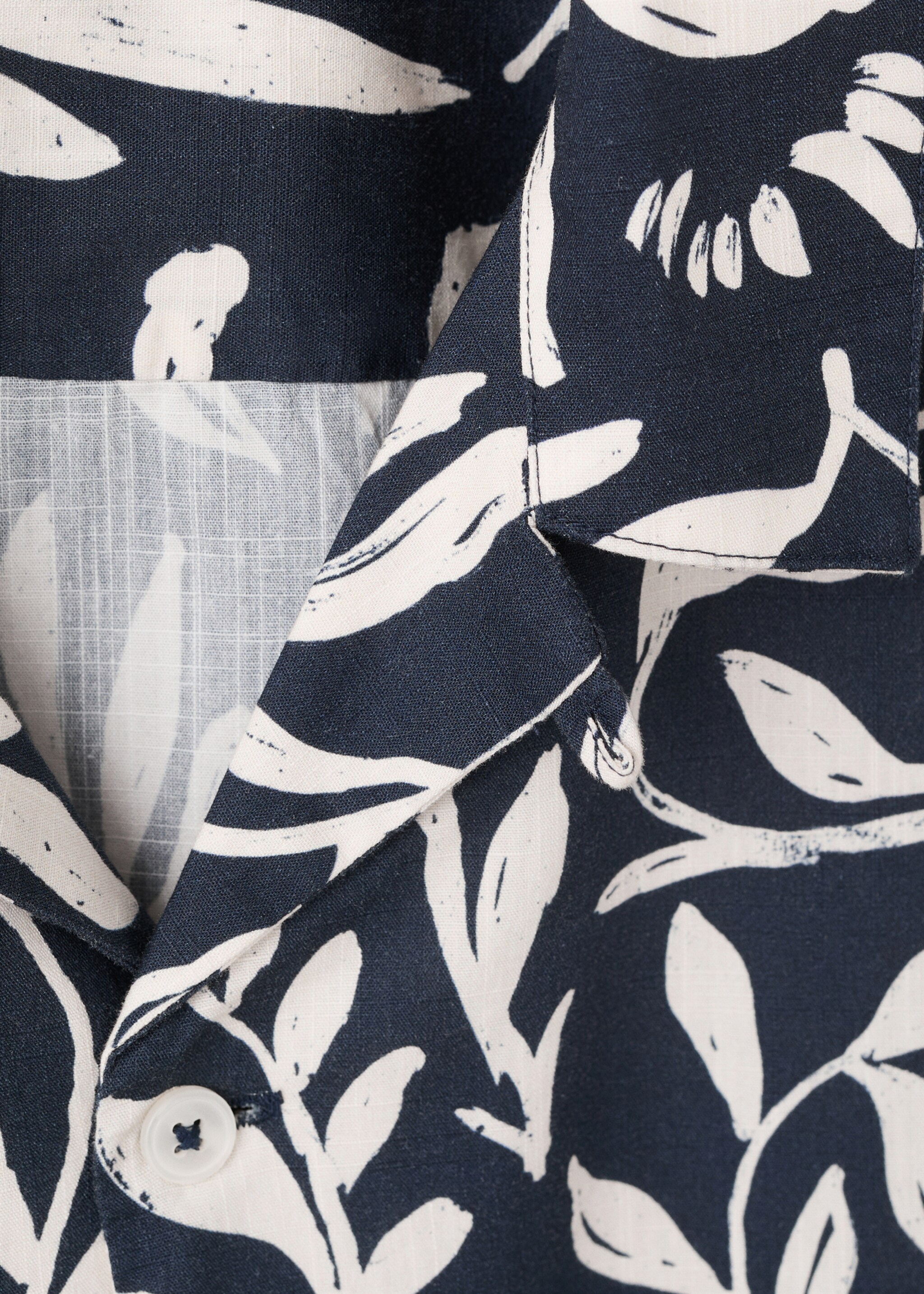 Relaxed-fit printed shirt - Details of the article 8, Indigo Blue. Ref: 17076739-00.
