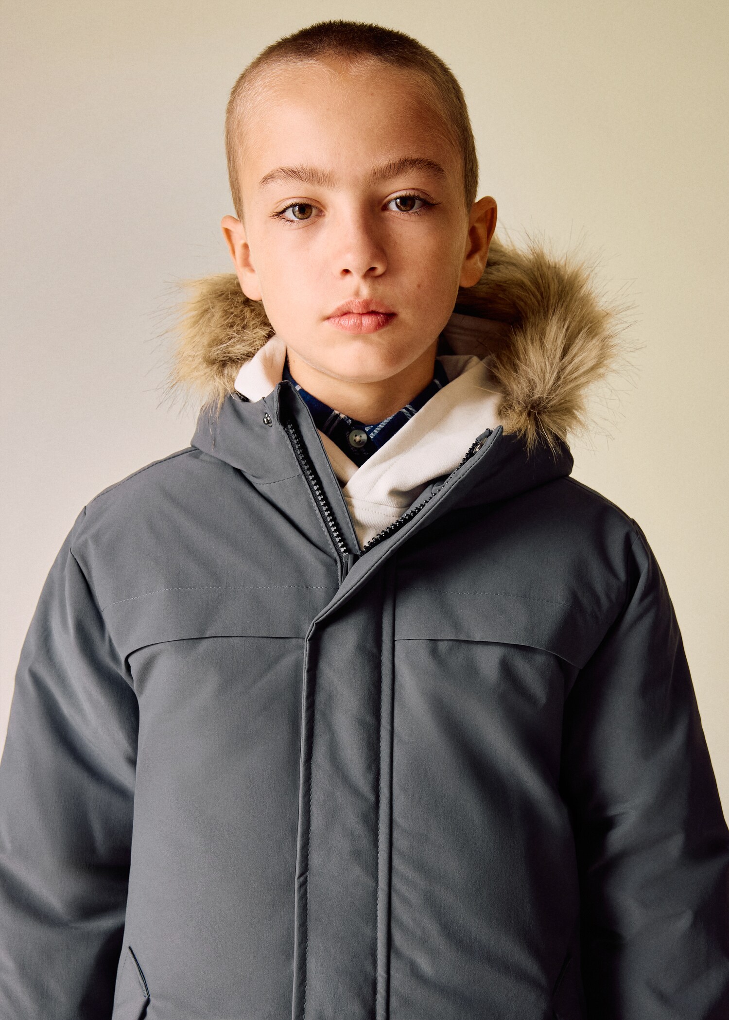 Anorak with shearling-effect hood - Details of the article 1