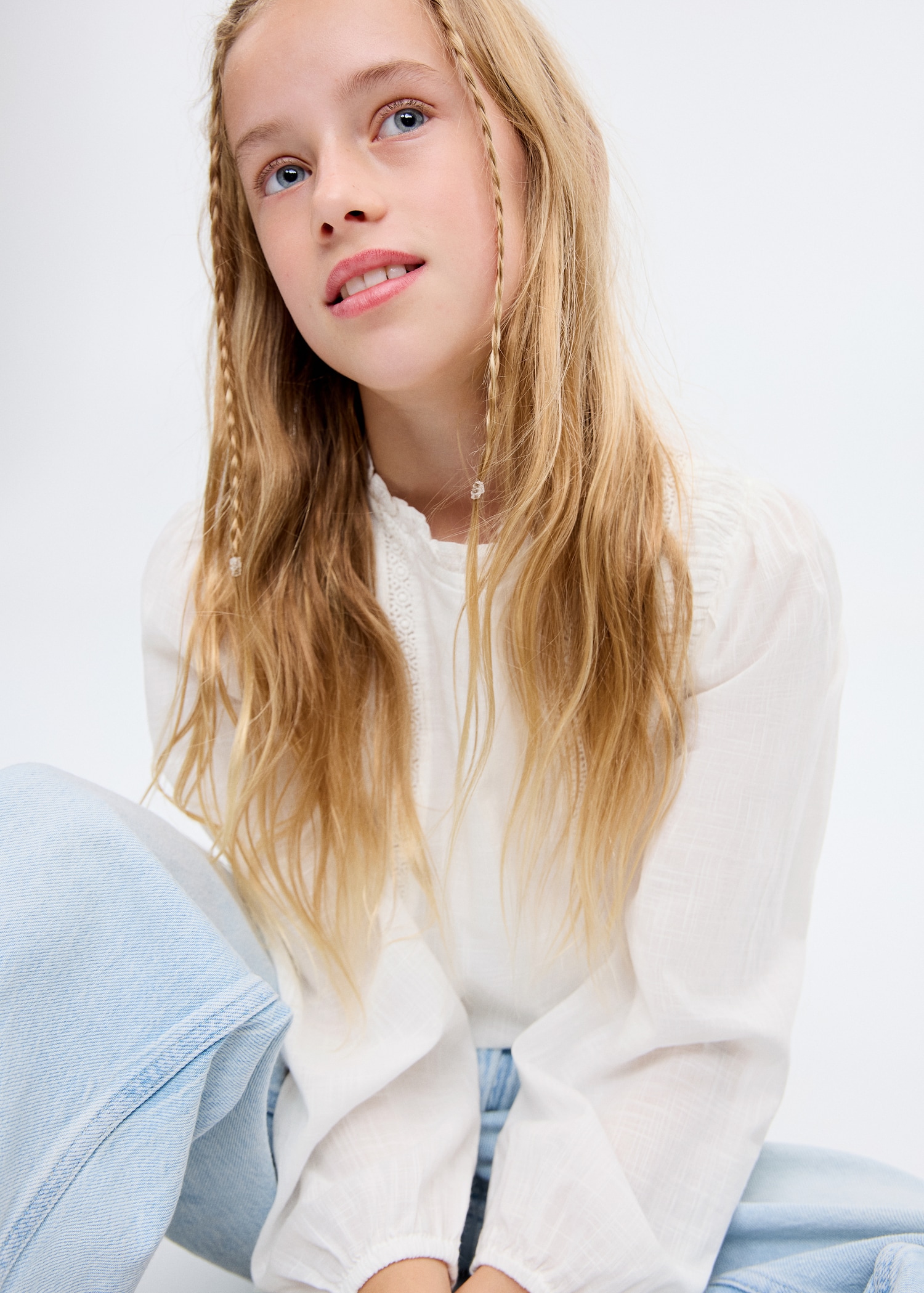 Blouse en coton et dentelle - Plan moyen