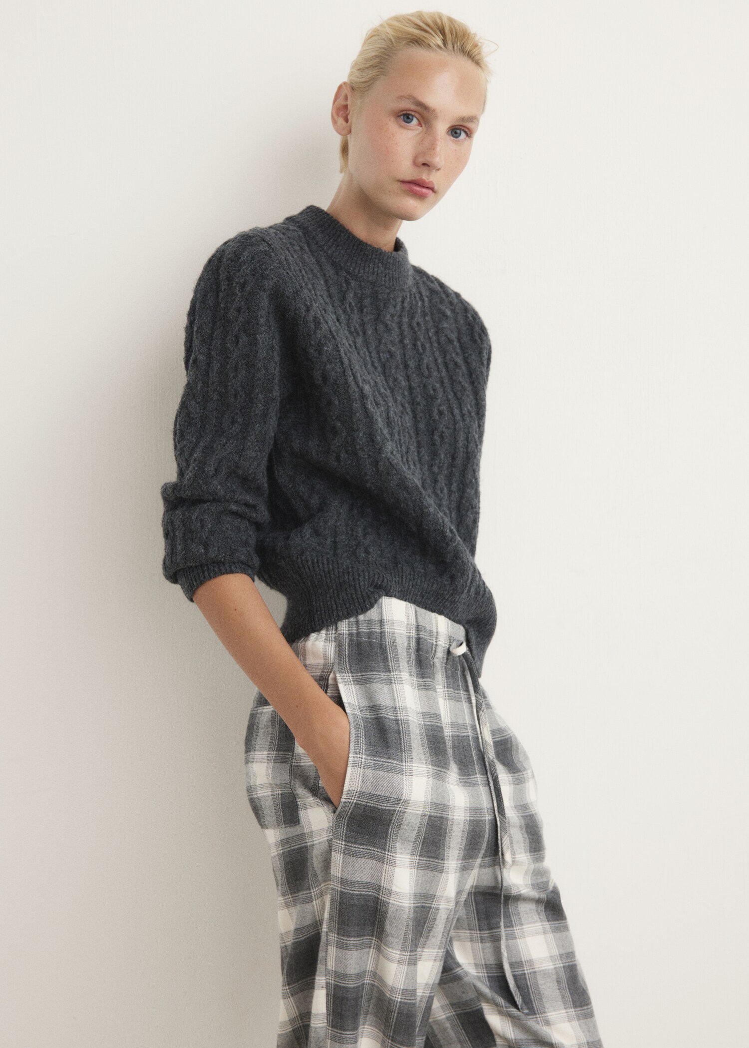 Checked flannel trousers - Details of the article 1