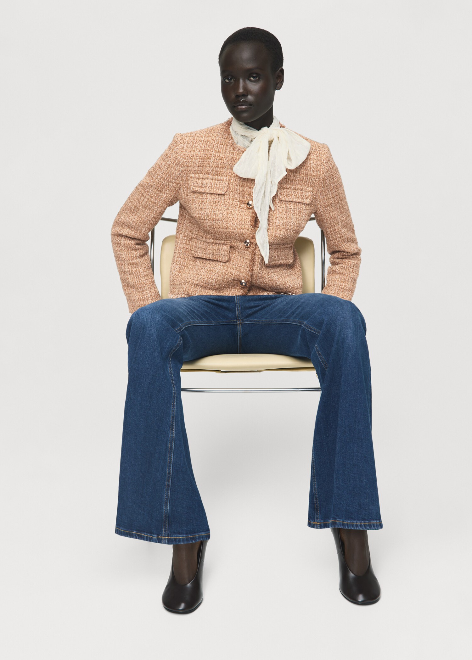 Tweed jacket with frayed ends - Details of the article 2
