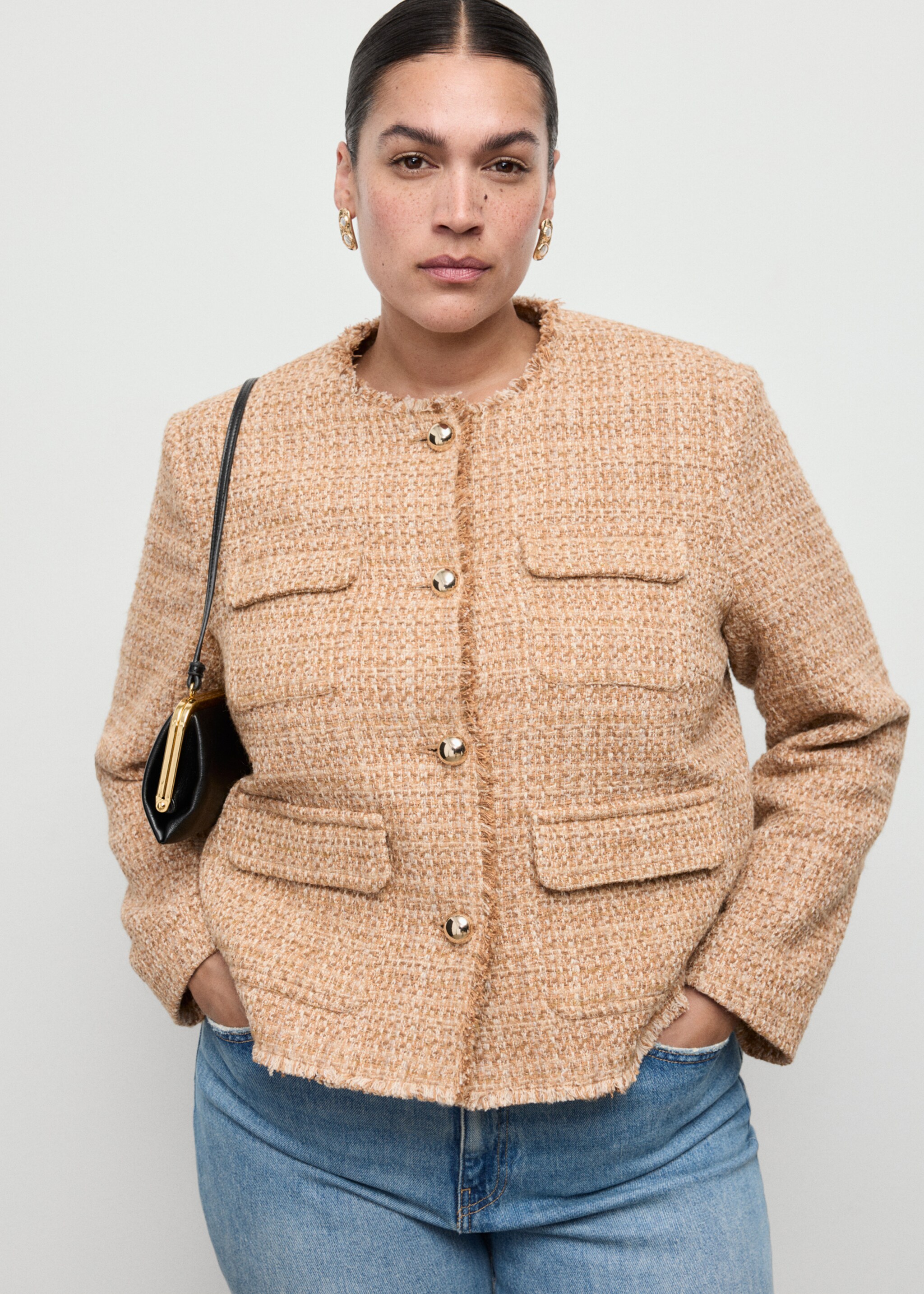 Tweed jacket with frayed ends - Details of the article 5, Medium Brown. Ref: 17077140-00.