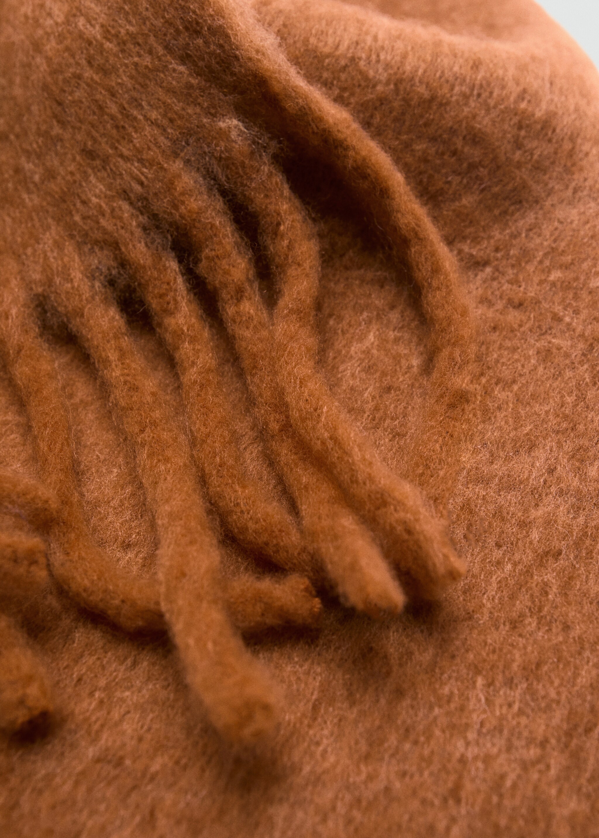 Fringed edge scarf - Medium plane, Caramel. Ref: 17077764-00.