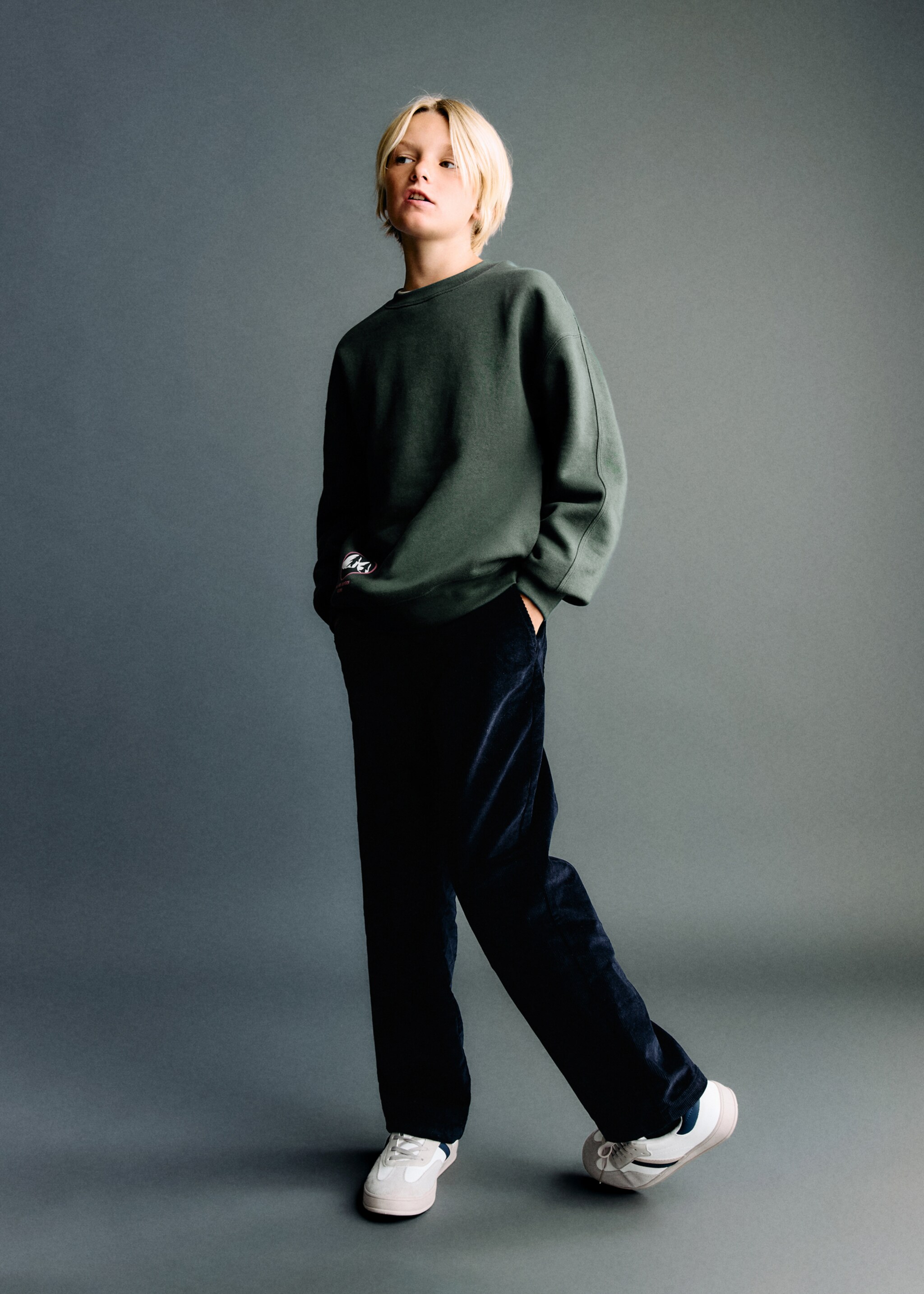 Corduroy straight trousers - Medium plane, Navy. Ref: 17077772-00.