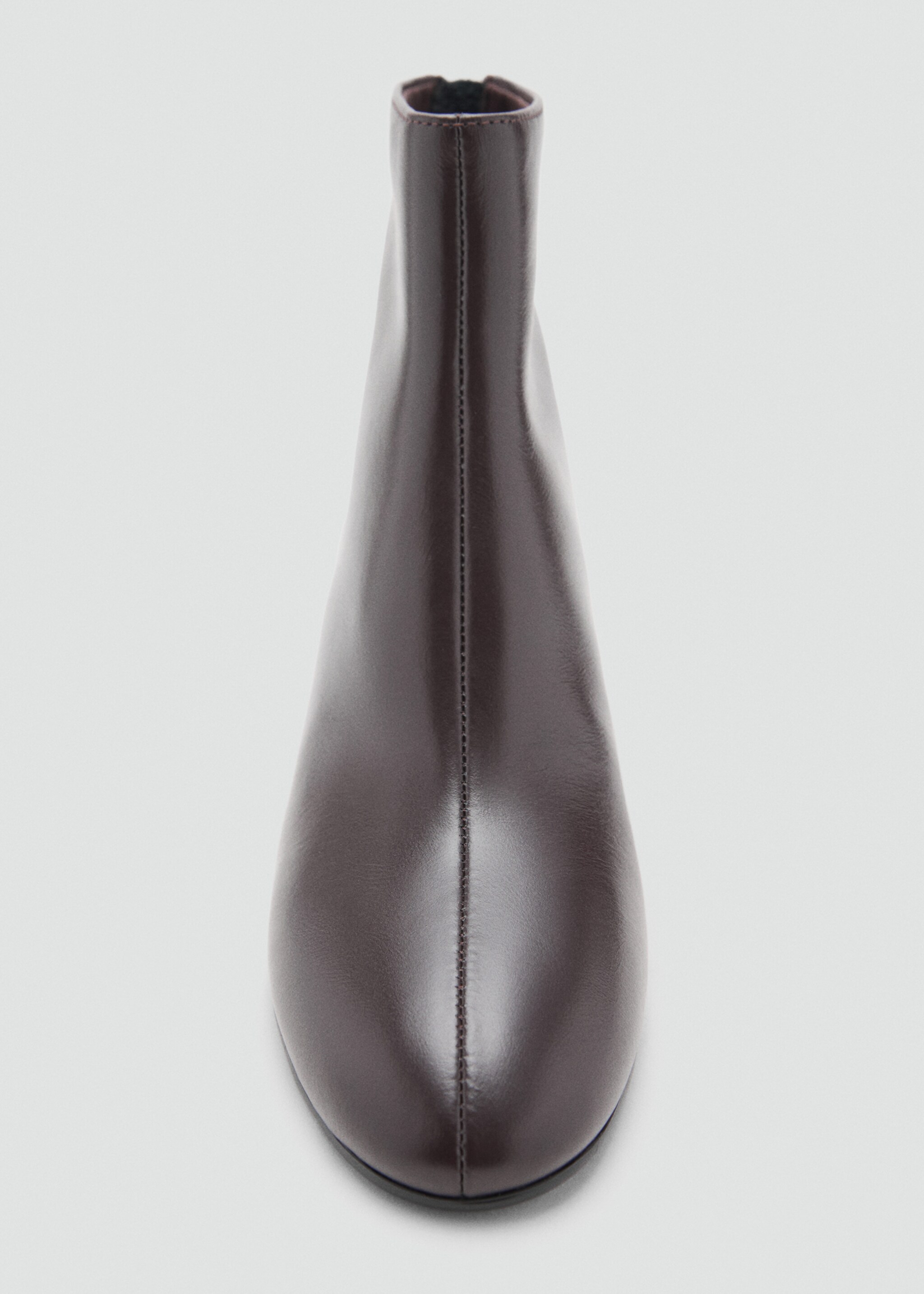 Lederstiefelette mit Blockabsatz - Detail des Artikels 2, Schokolade. Ref: 17077776-00.