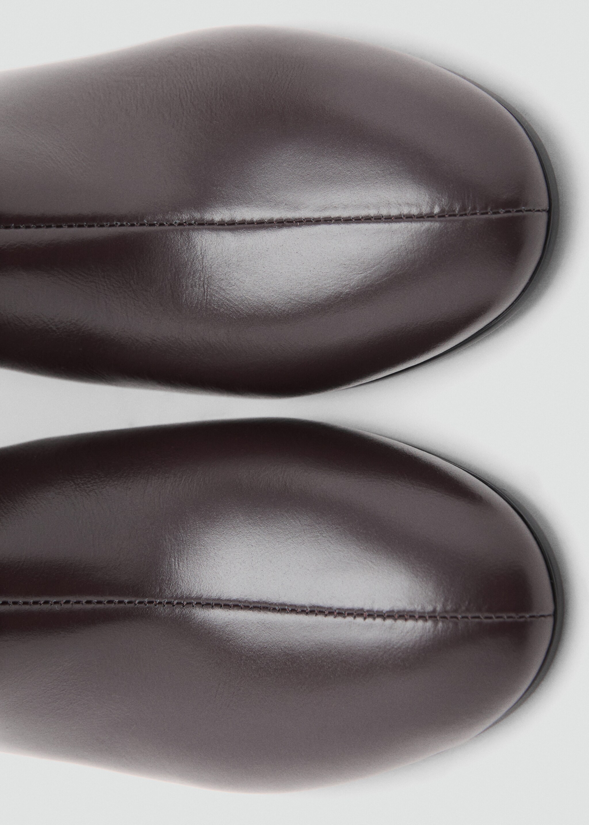 Lederstiefelette mit Blockabsatz - Detail des Artikels 3, Schokolade. Ref: 17077776-00.