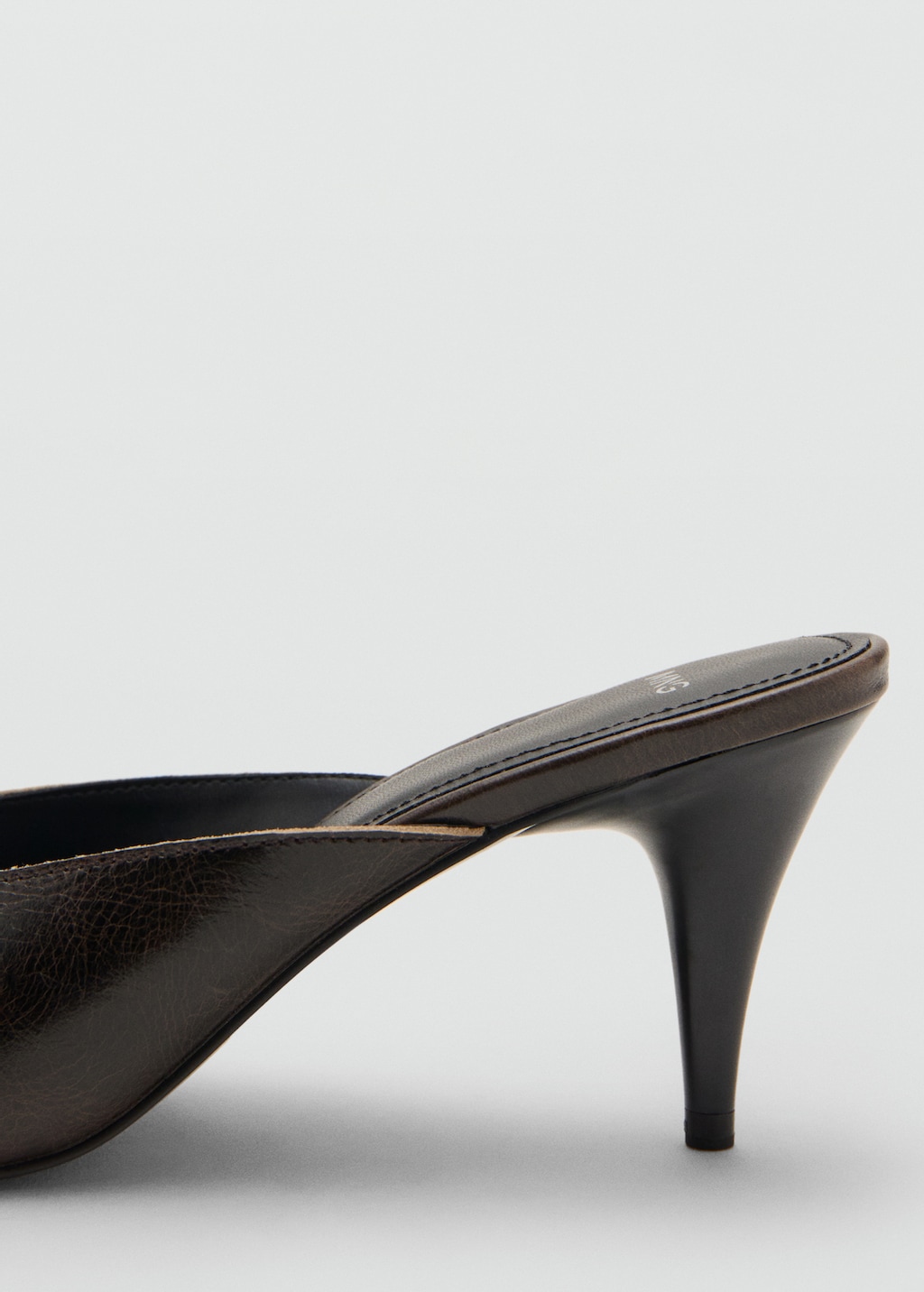 Leather high-heeled sandals with bow