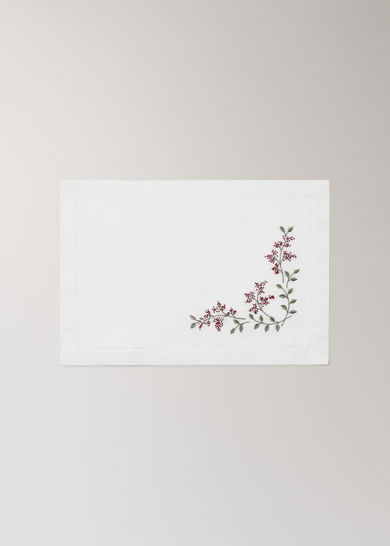 Embroidered Christmas floral placemat - Article without model