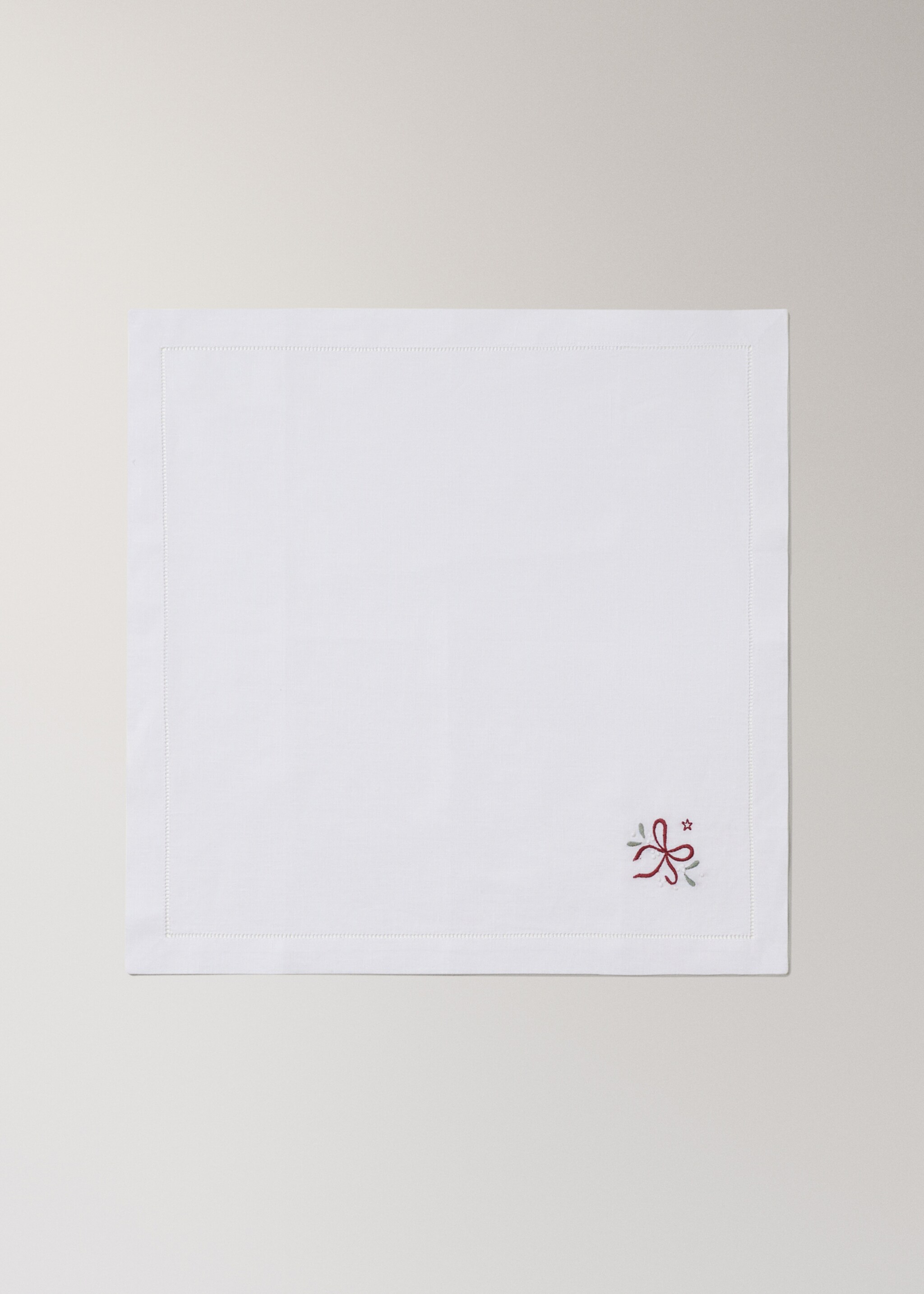Embroidered napkins with Christmas bow design - Article without model, White. Ref: 17077785-00.
