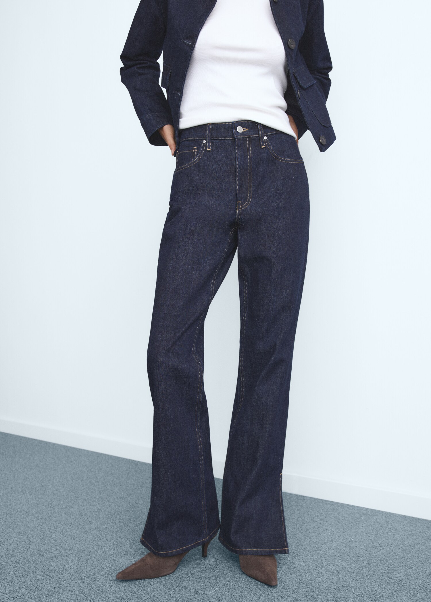 Straight-leg jeans with openings - Medium plane