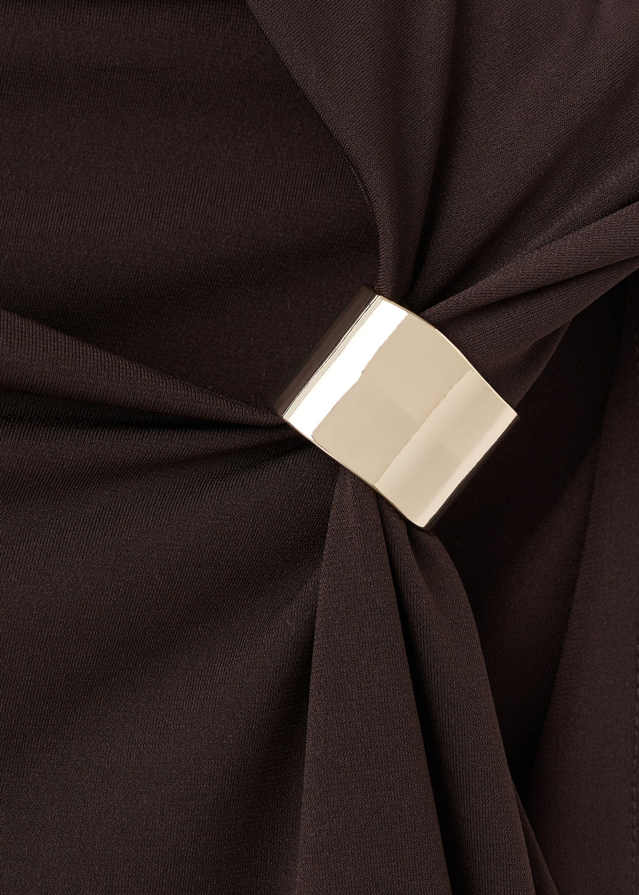 Dress with asymmetrical neck and metallic detail - Details of the article 8, Brown. Ref: 17077801-00.
