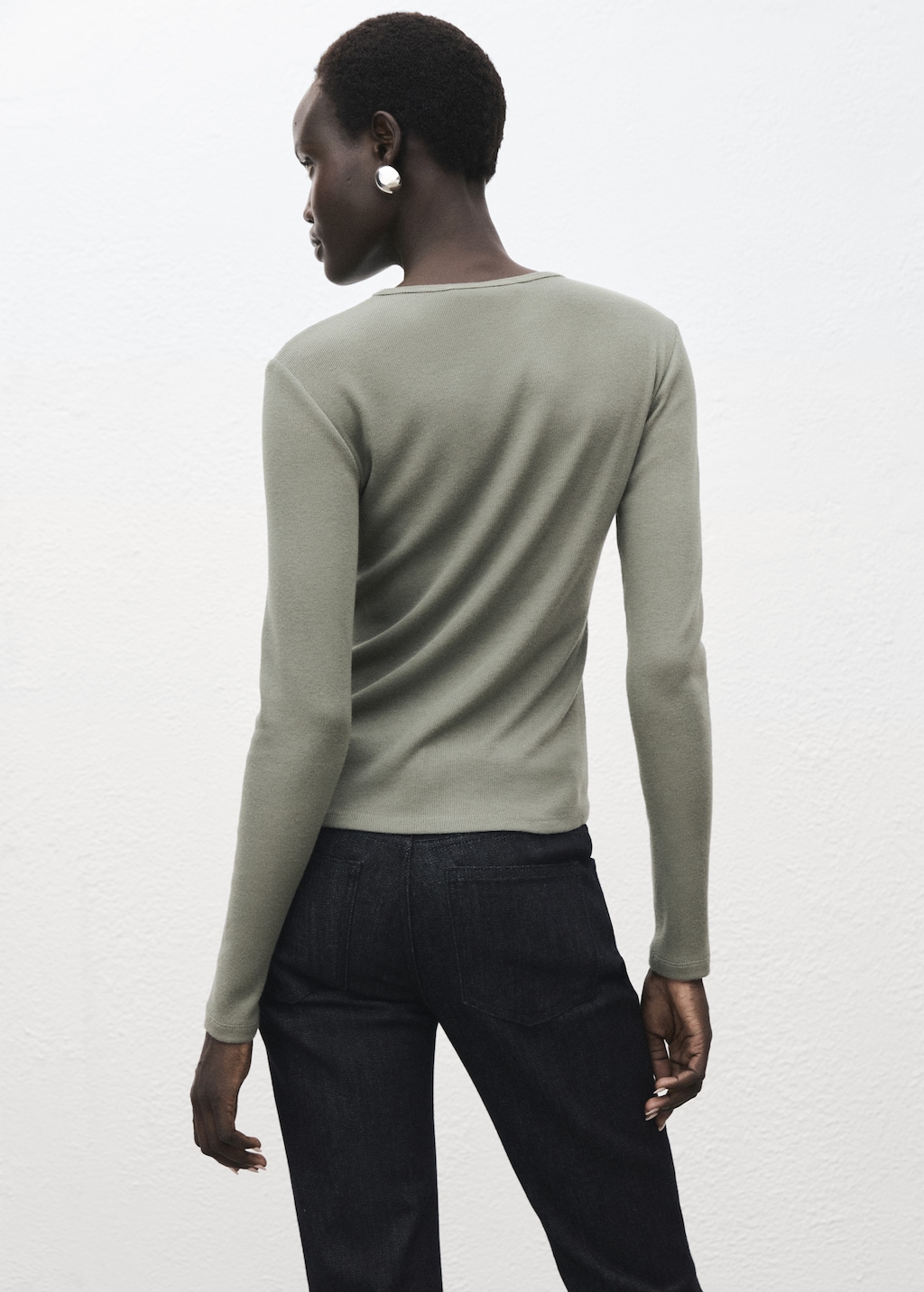 Ribbed long-sleeved t-shirt