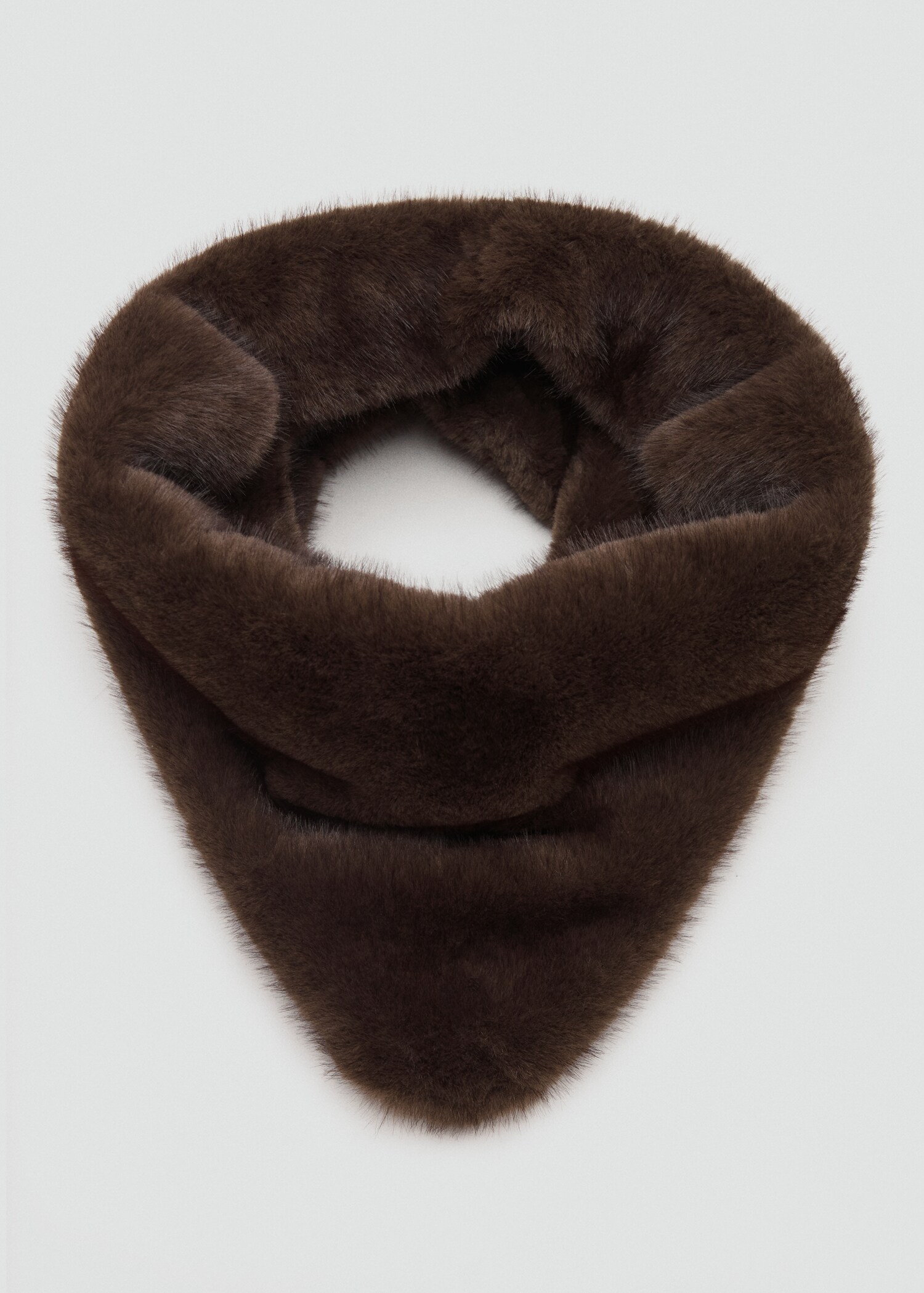 Circular fur effect scarf - Details of the article 1