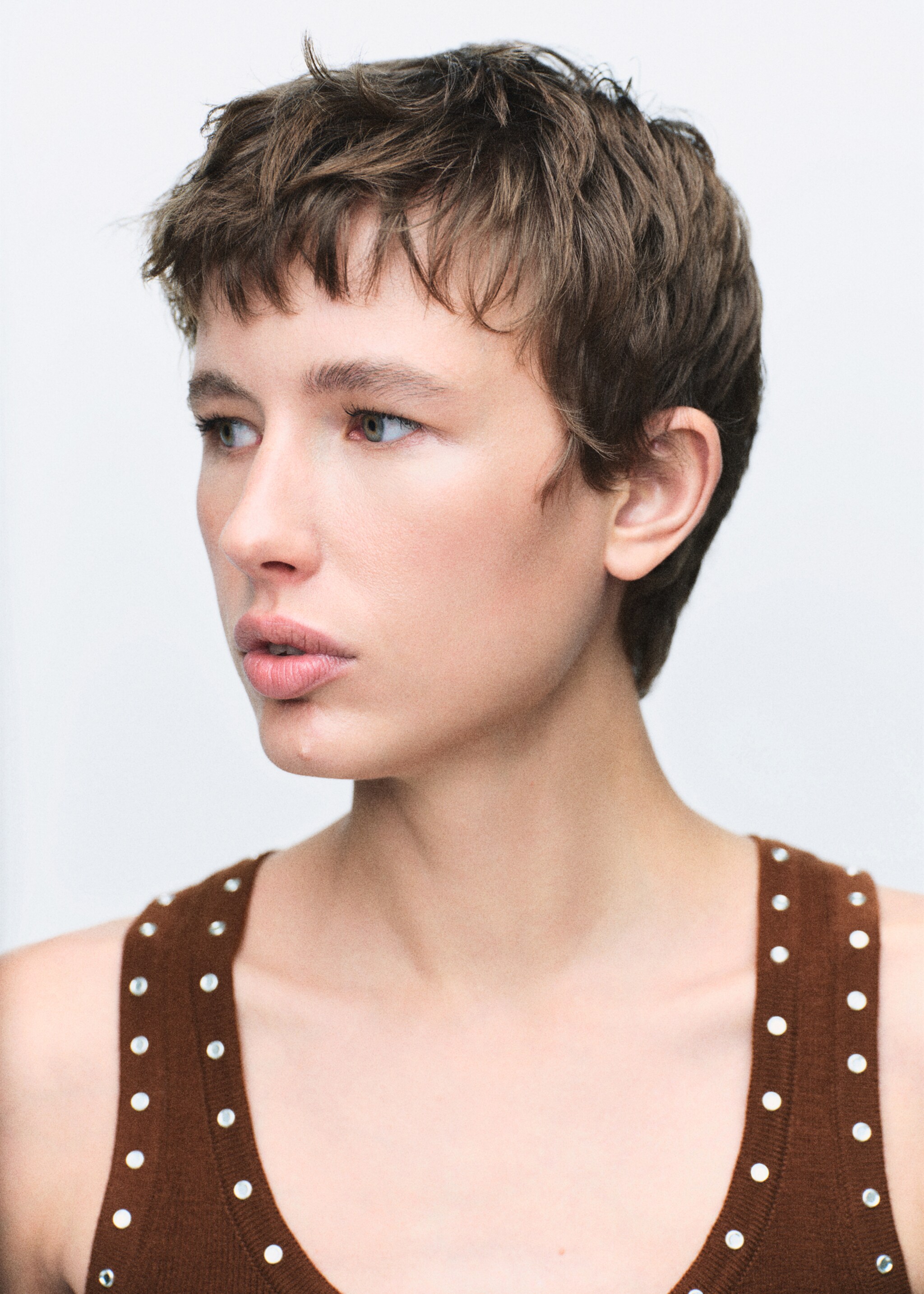 Knitted top with studs - Details of the article 1, Brown. Ref: 17077812-00.
