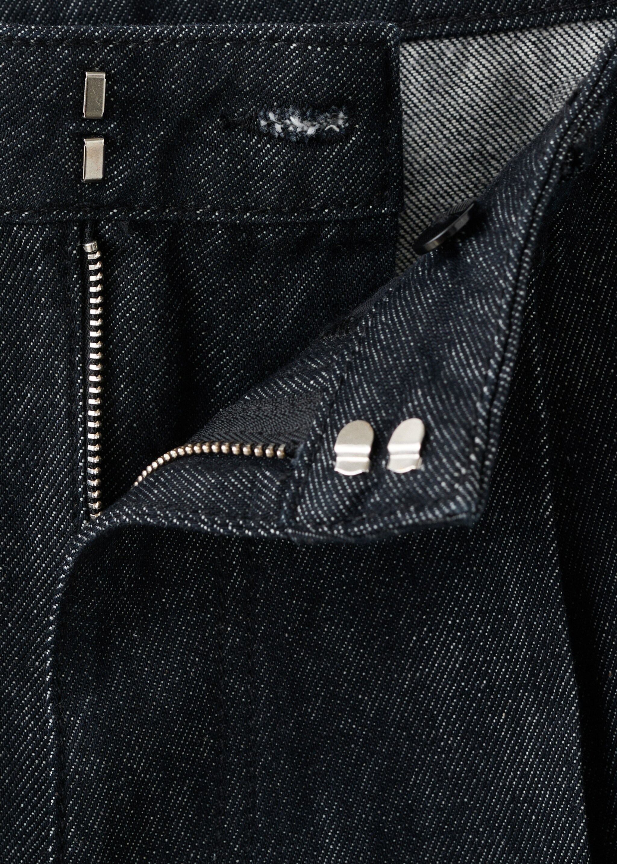 Pantalon denim large avec pinces - Détail de l'article 8, Noir. Ref: 17077816-00.
