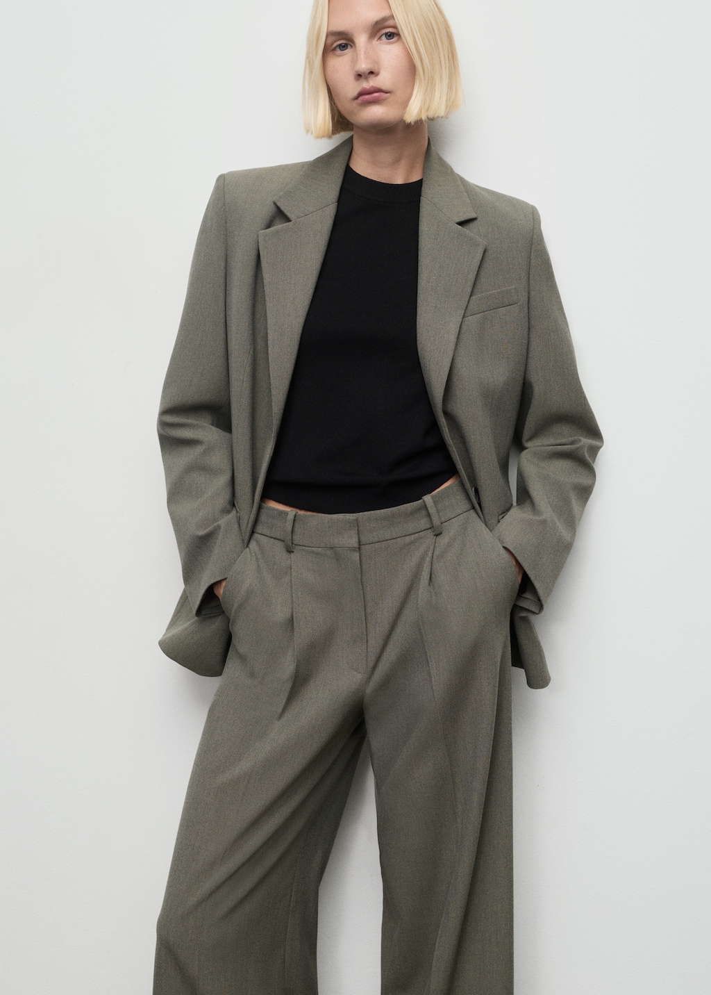 Pleated straight-leg suit pants