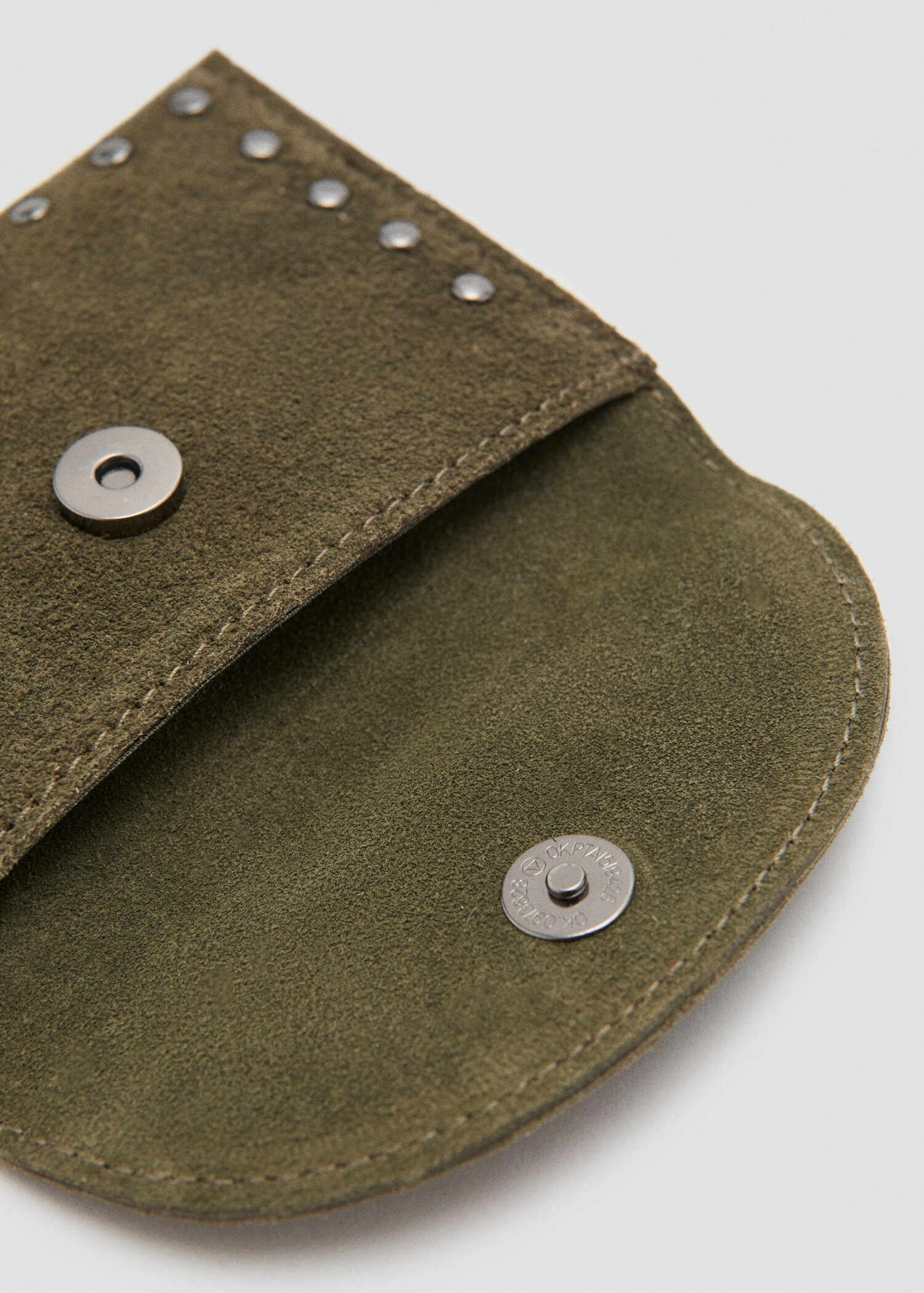 Studded leather purse - Details of the article 1