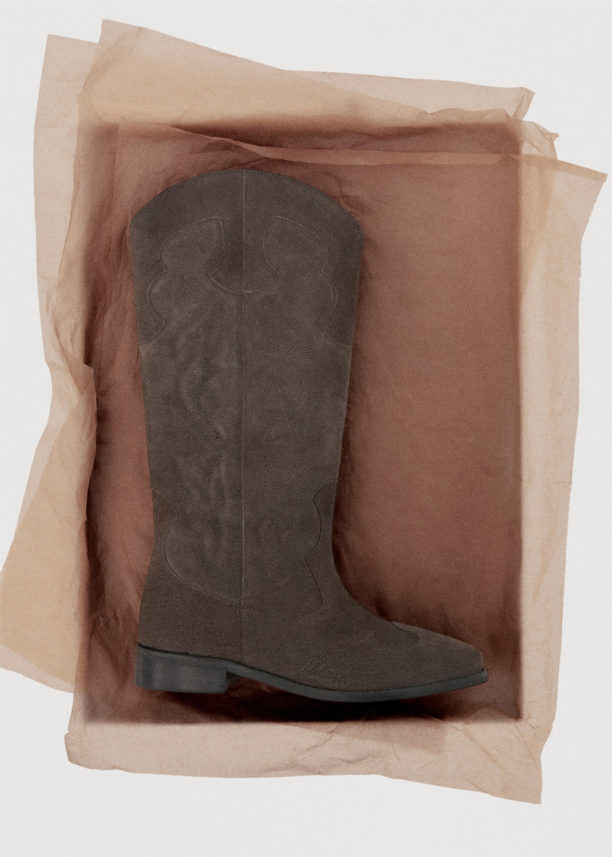 Leather high boots - Details of the article 7, Tobacco Brown. Ref: 17077893-00.