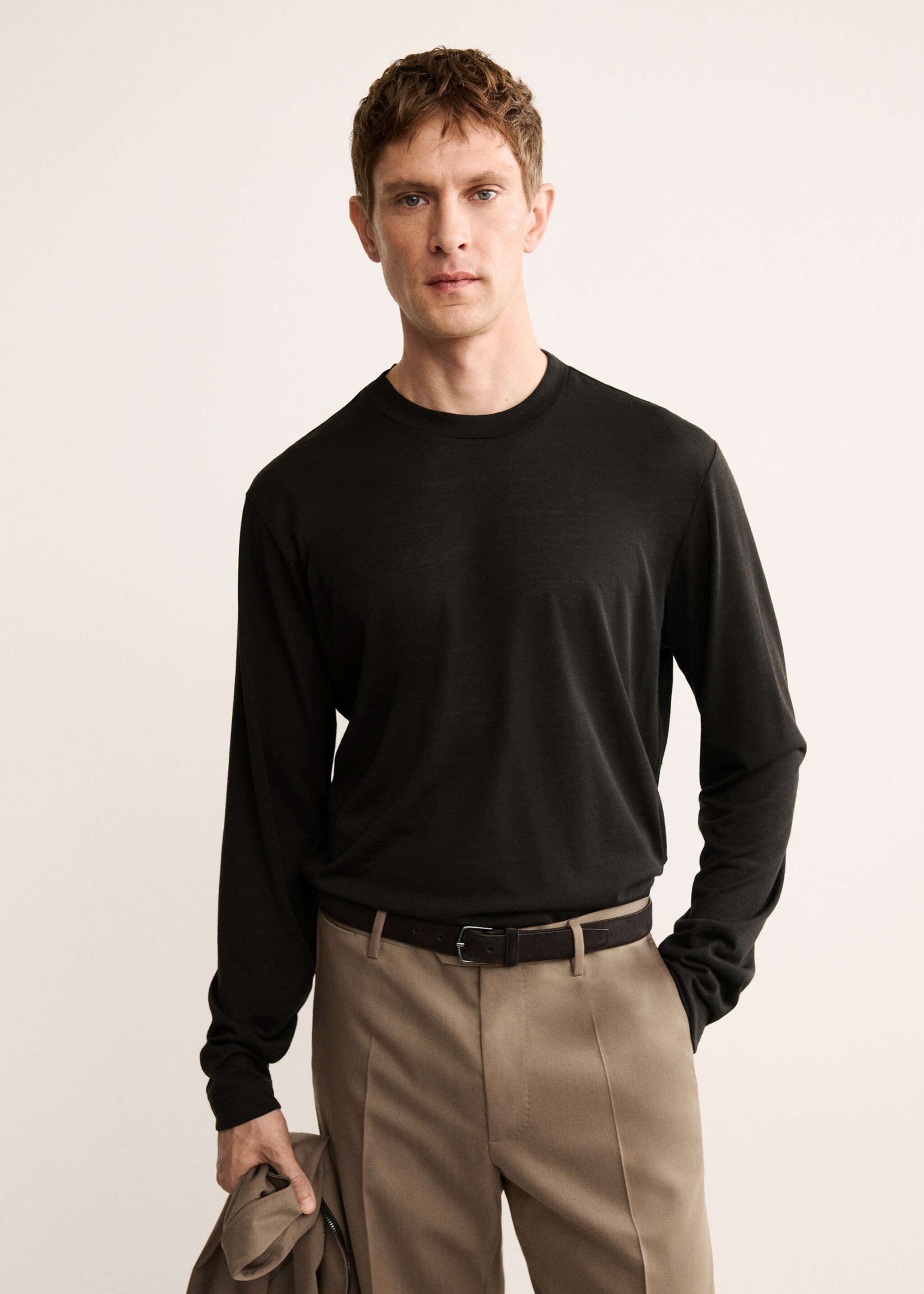 T-shirt com mistura de lã slim fit - Plano médio, Castanho. Ref: 17077897-00.