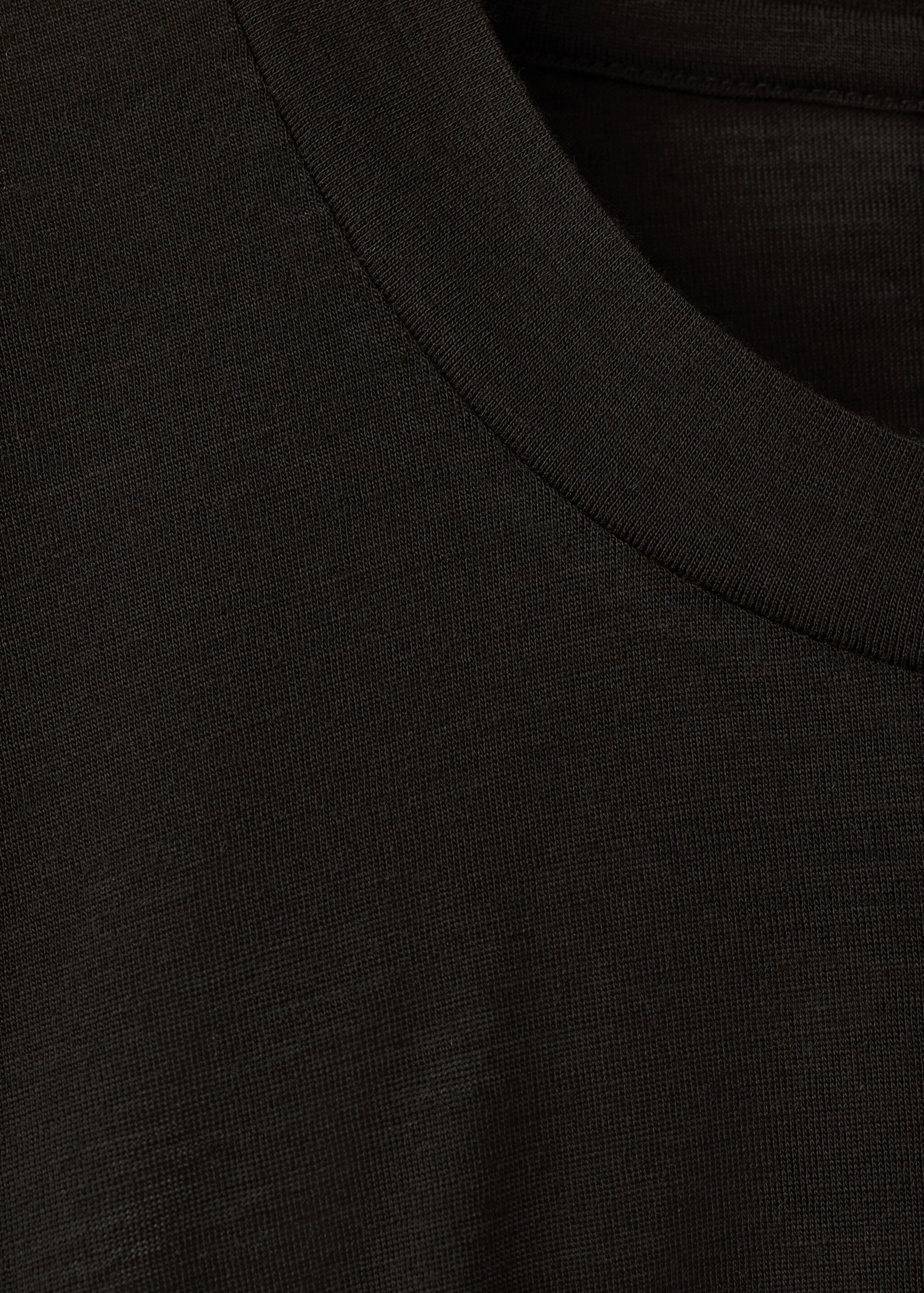 T-shirt com mistura de lã slim fit - Pormenor do artigo 8, Castanho. Ref: 17077897-00.