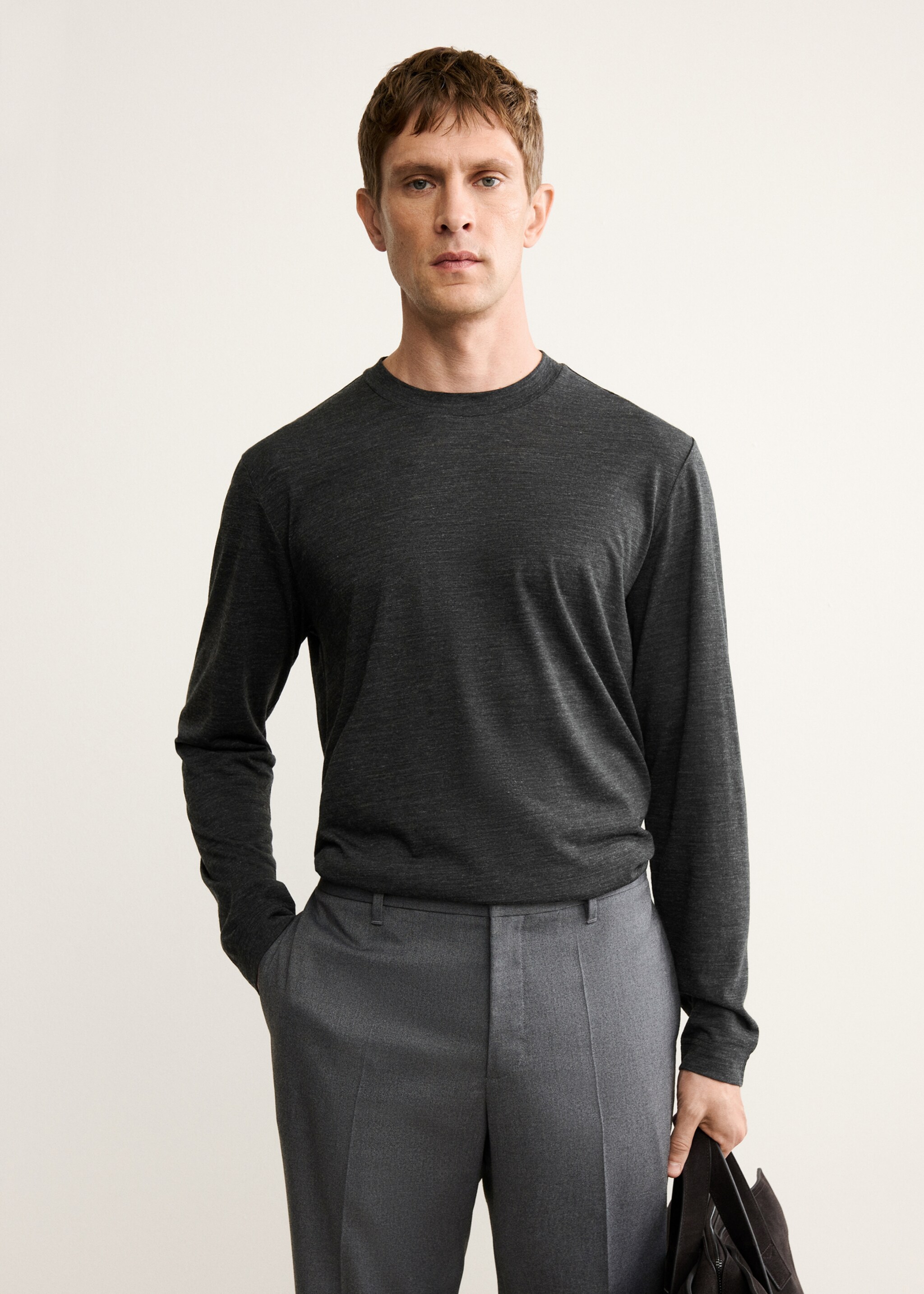 T-shirt com mistura de lã slim fit - Plano médio, Cinzento-mesclado escuro. Ref: 17077897-00.
