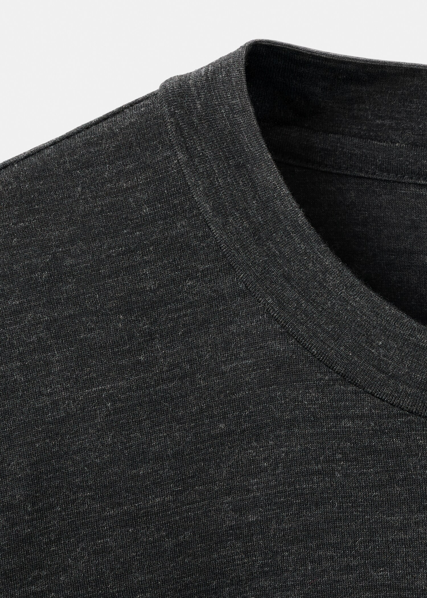T-shirt com mistura de lã slim fit - Pormenor do artigo 8