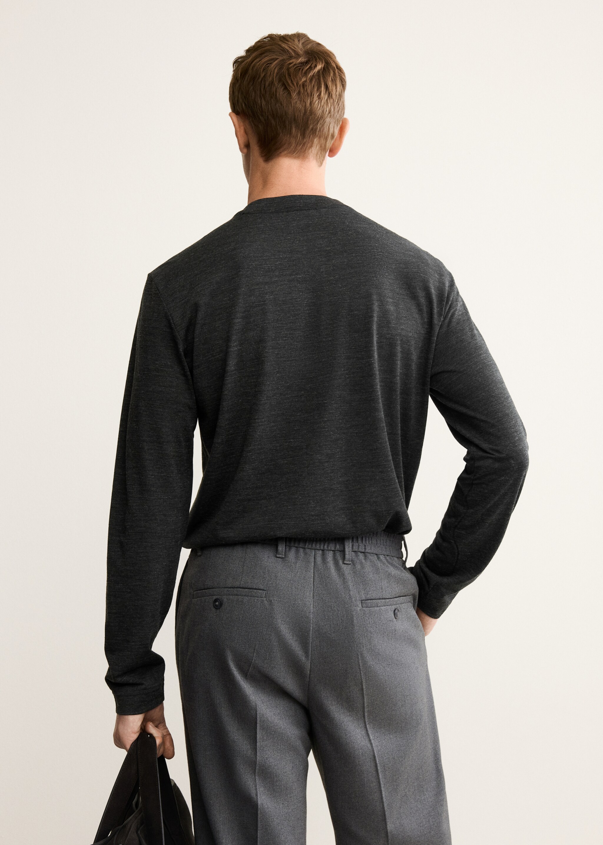 T-shirt com mistura de lã slim fit - Verso do artigo, Cinzento-mesclado escuro. Ref: 17077897-00.