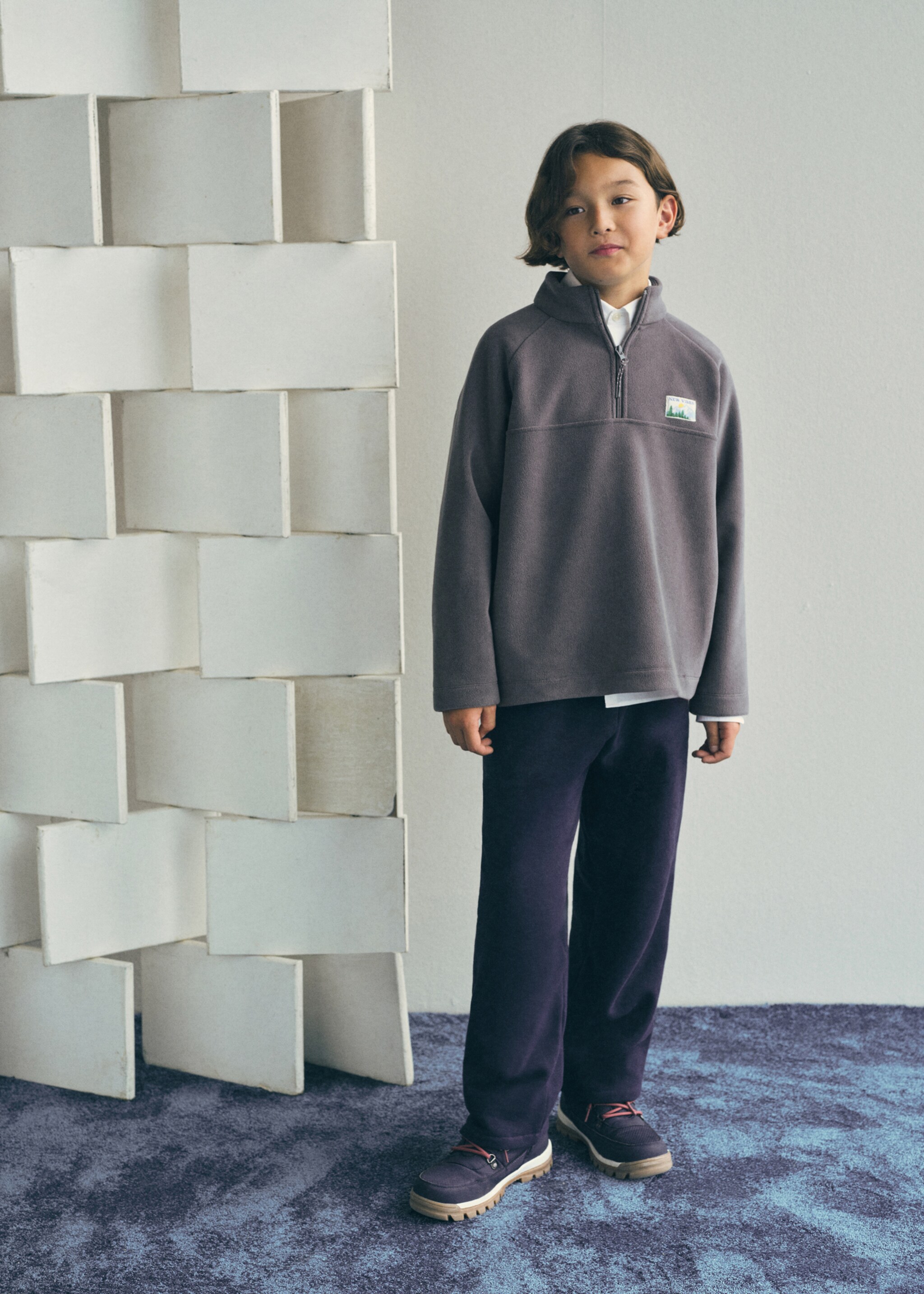 Cotton joggers with elastic waist - Details of the article 6, Navy. Ref: 17077898-00.