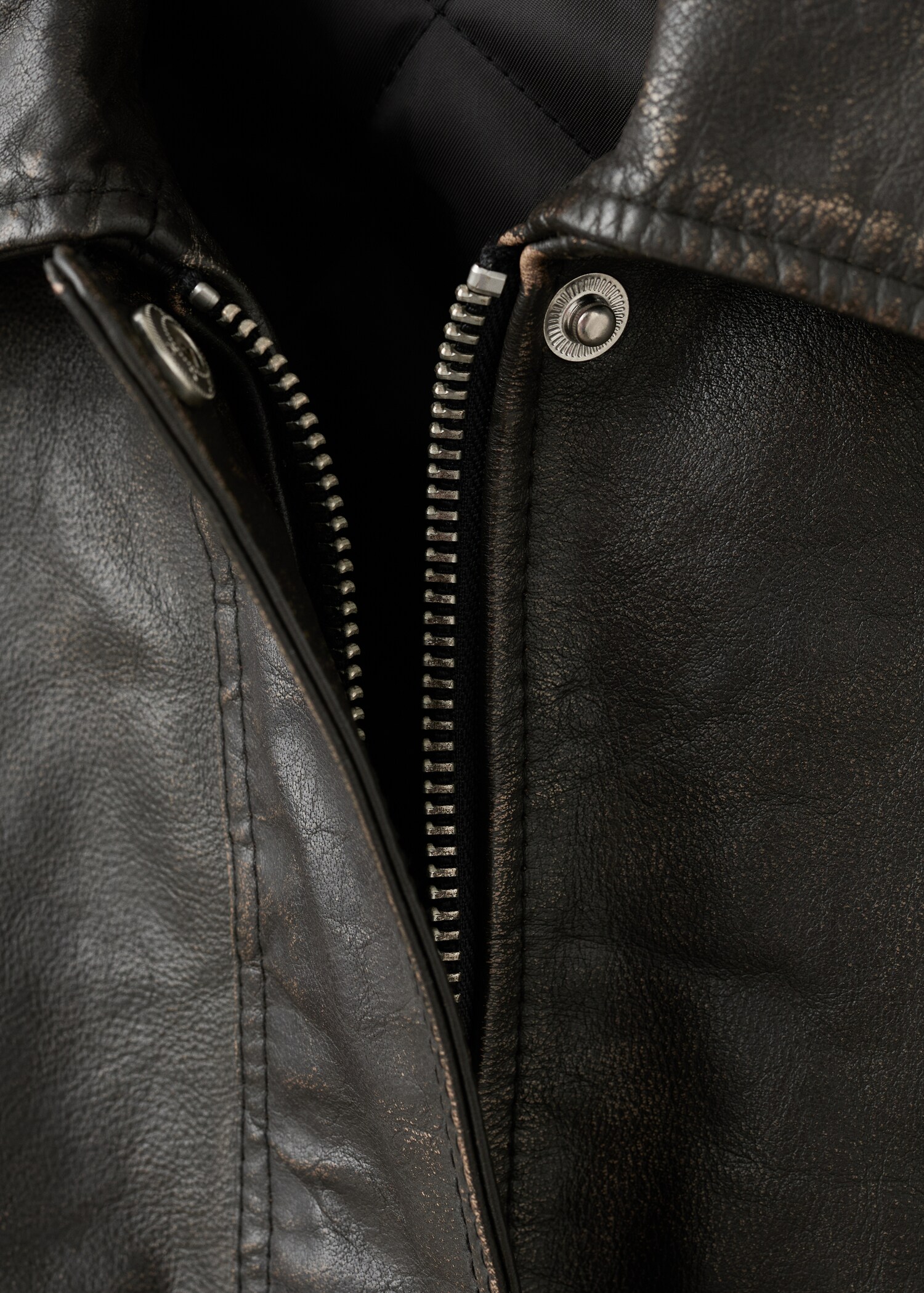 100% leather jacket with pockets - Details of the article 0