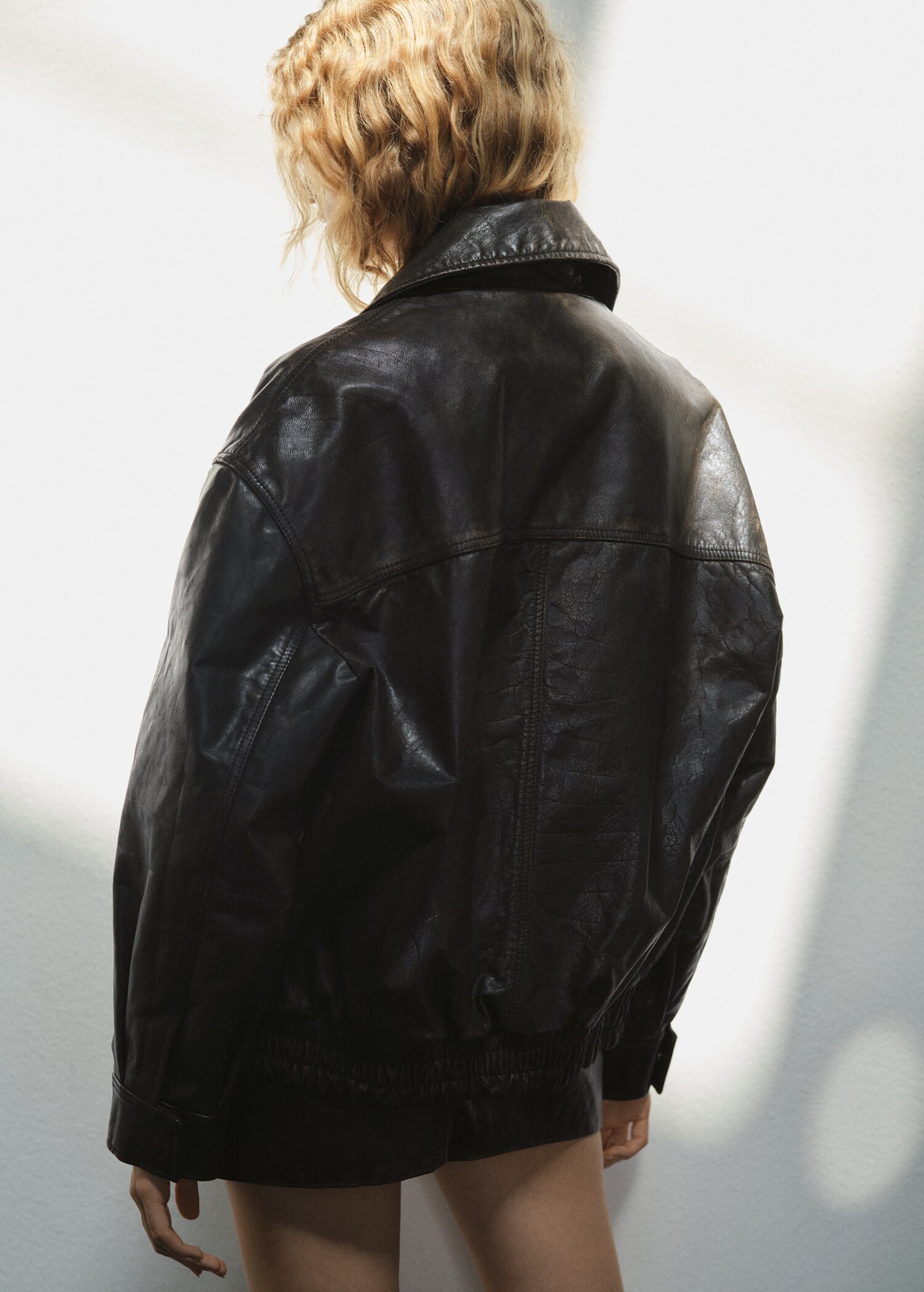 100% leather jacket with pockets - Reverse of the article