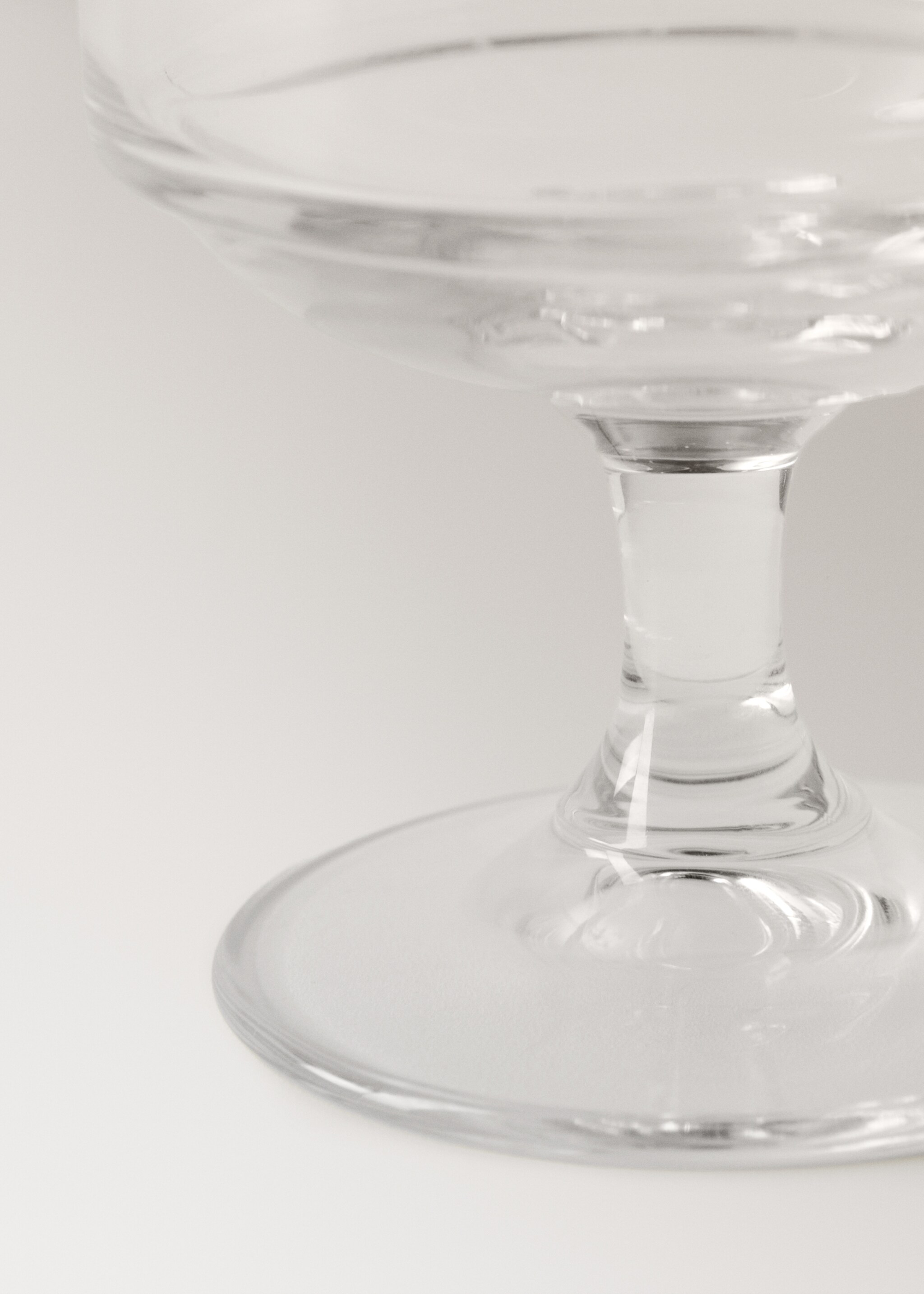 Clear glass cup - Details of the article 2, Off White. Ref: 17077908-00.