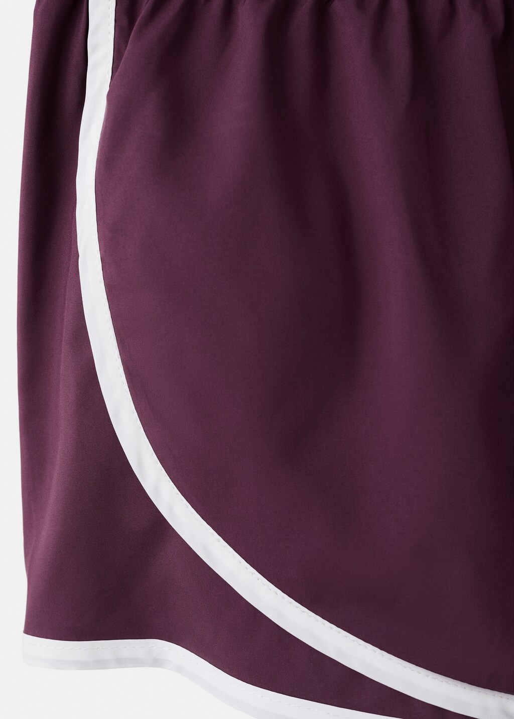 Shorts with contrasting stripes