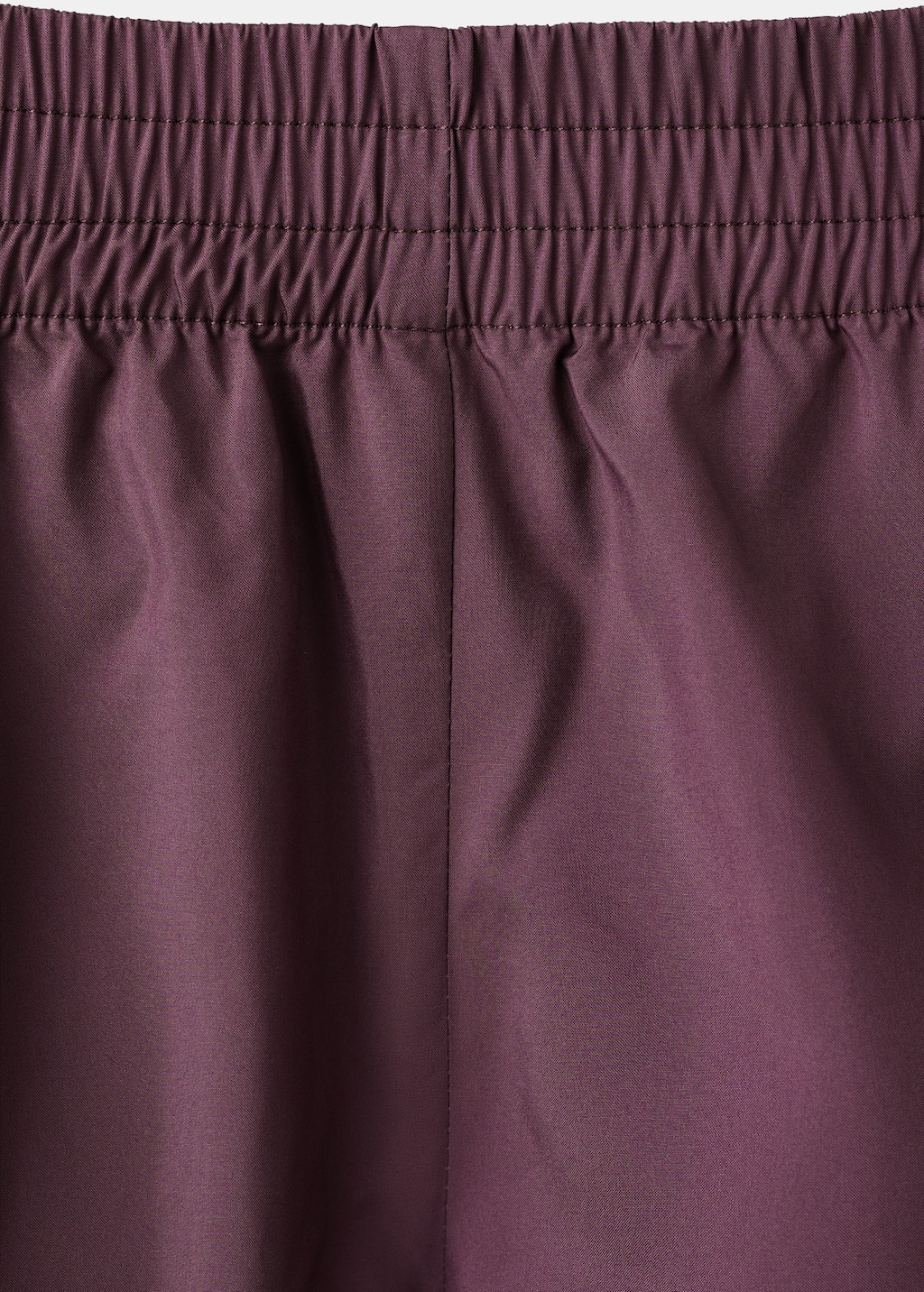 Shorts with contrasting stripes