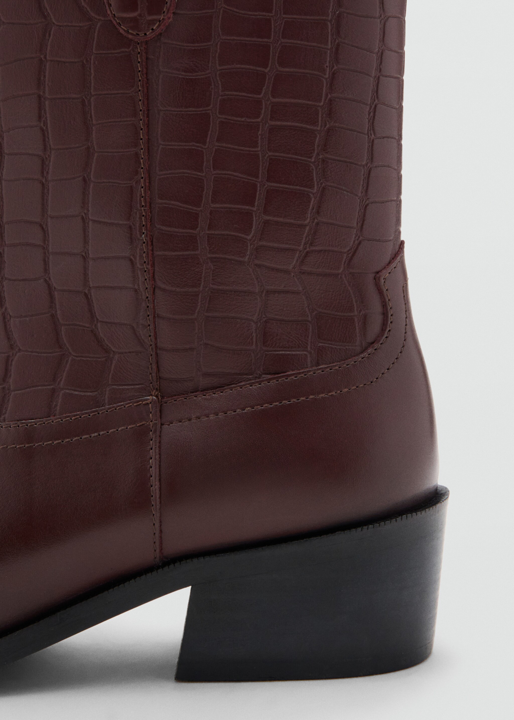 Ankle boots croco - Details of the article 2, Burgundy. Ref: 17078271-00.
