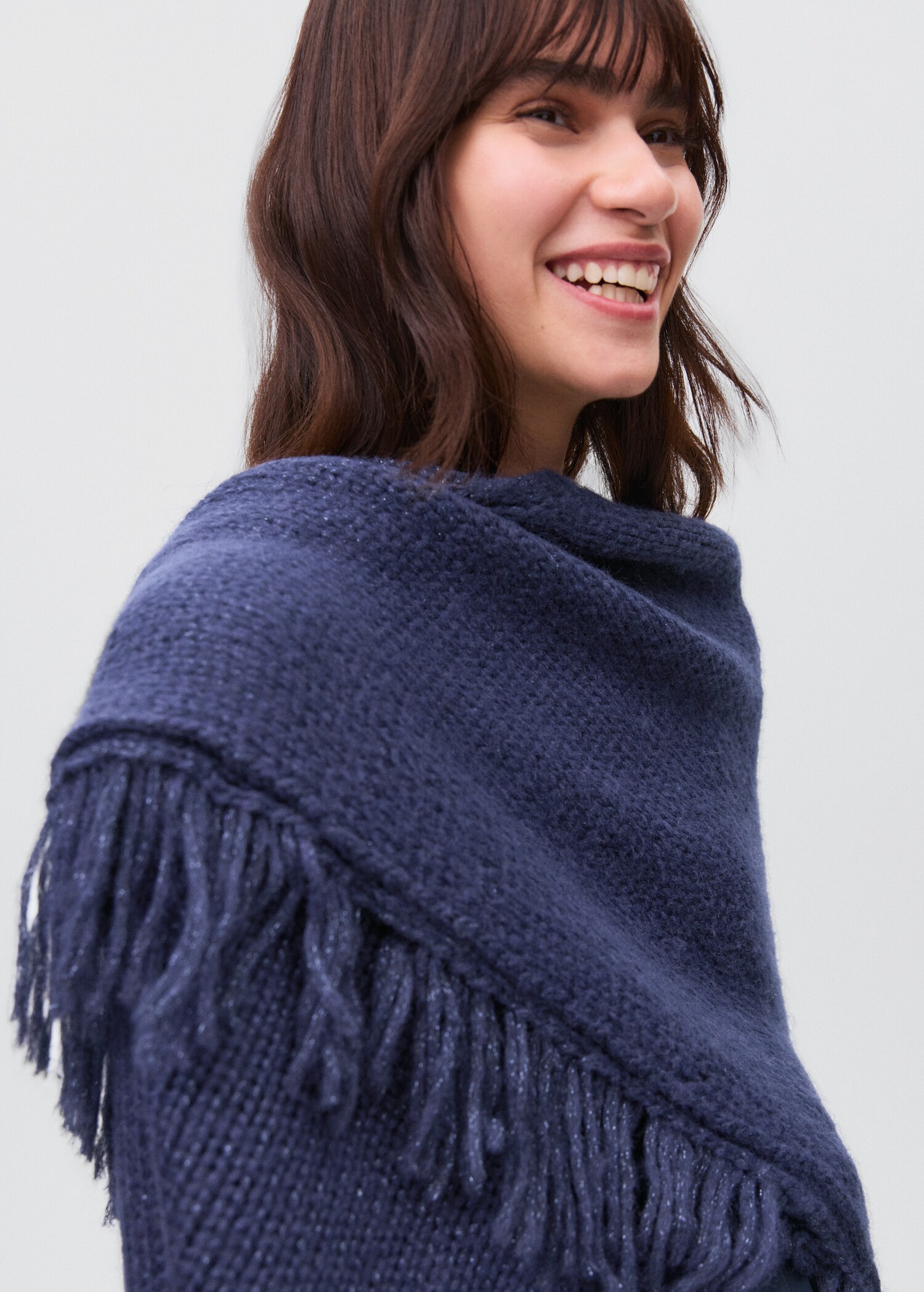 Knitted poncho with tassels - Details of the article 1