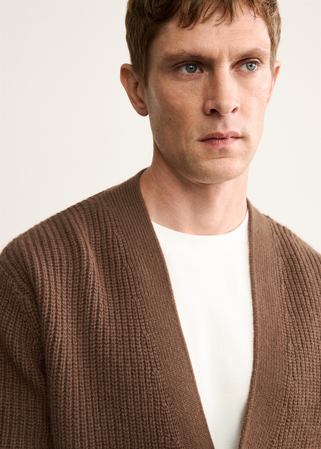 100% wool cardigan with buttons