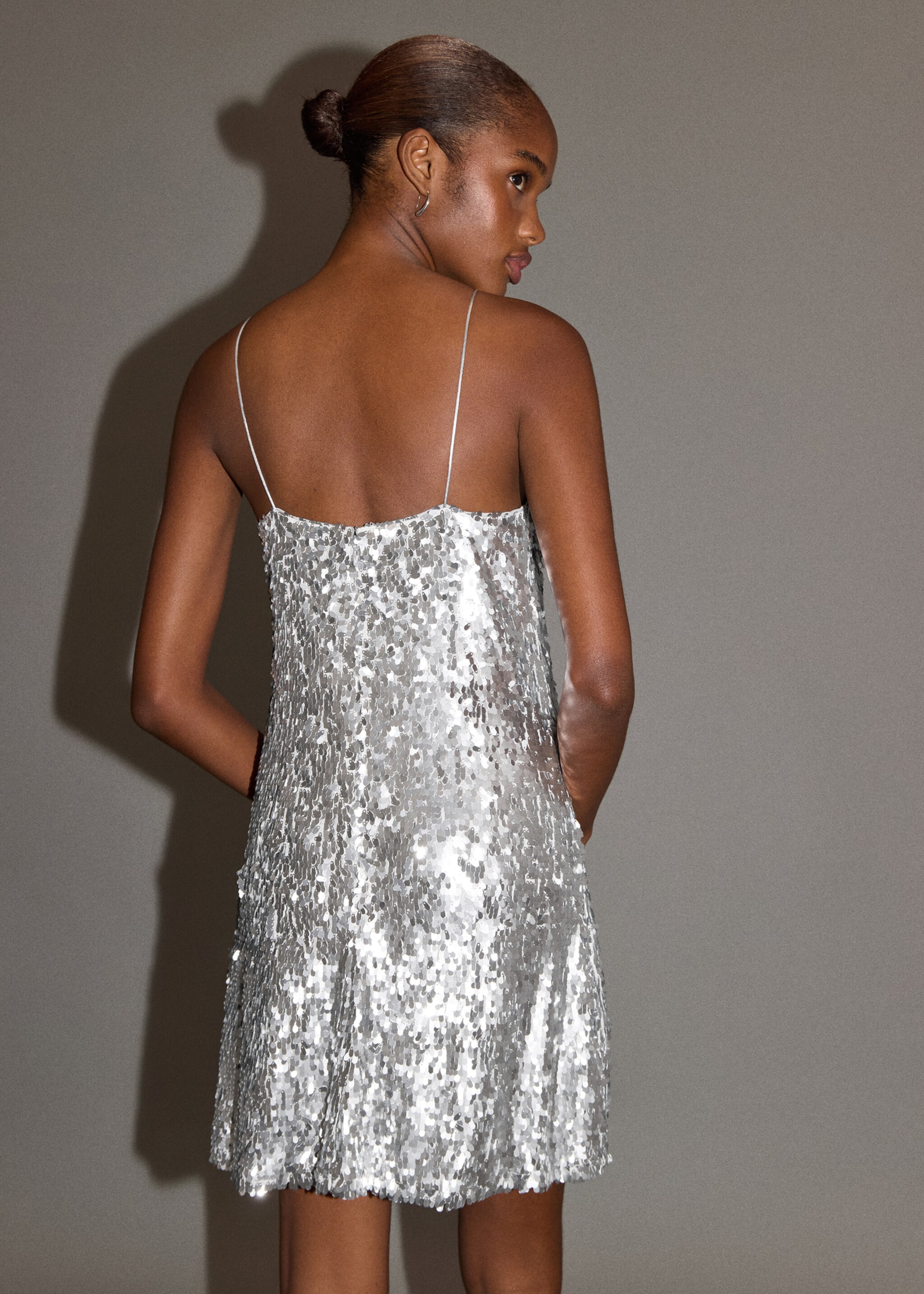Short dress with sequins - Reverse of the article, Silver. Ref: 17078284-00.