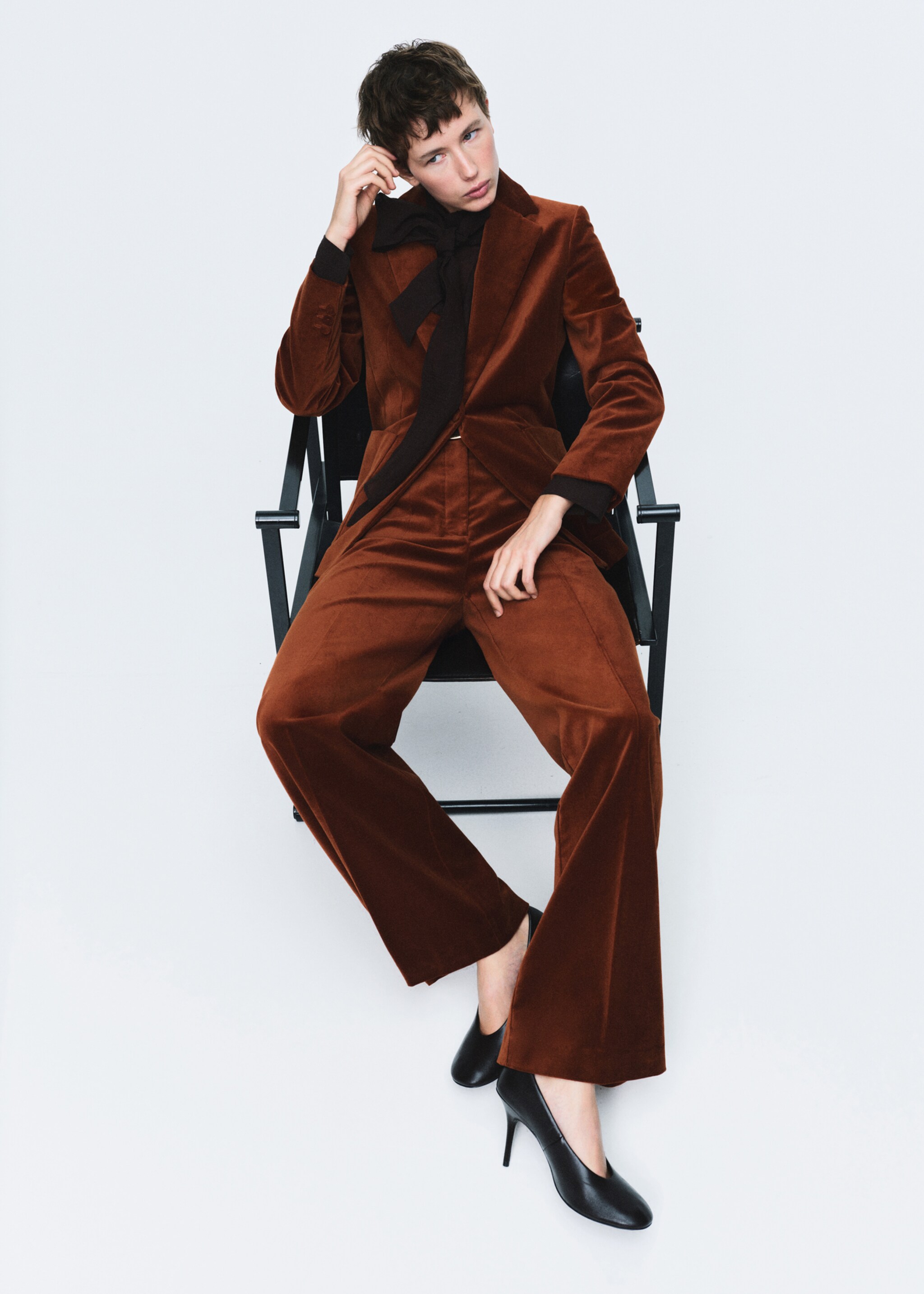 Velvet suit trousers - Details of the article 2, Burnt Orange. Ref: 17078285-00.