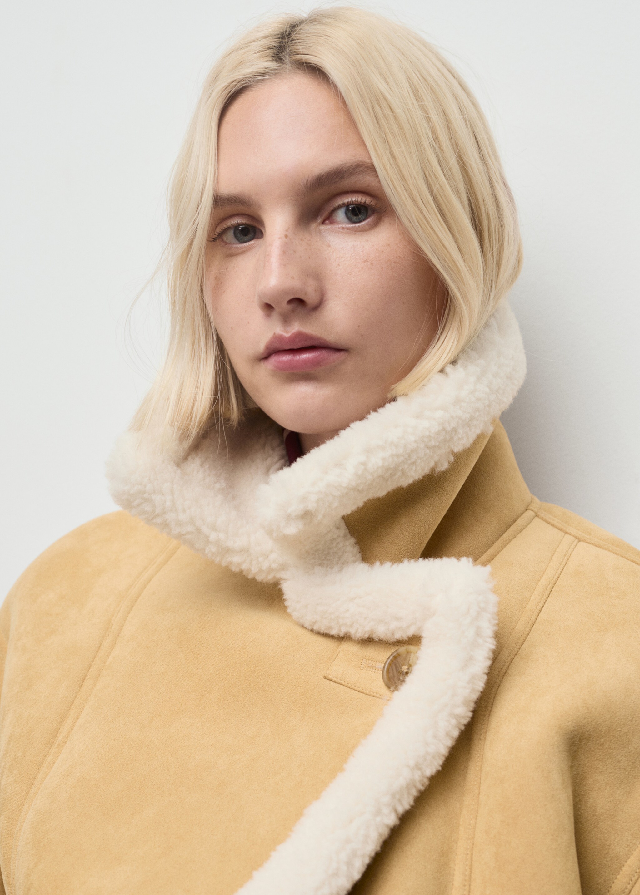 Suede-effect jacket with sheepskin collar - Details of the article 1, Medium Brown. Ref: 17078634-00.