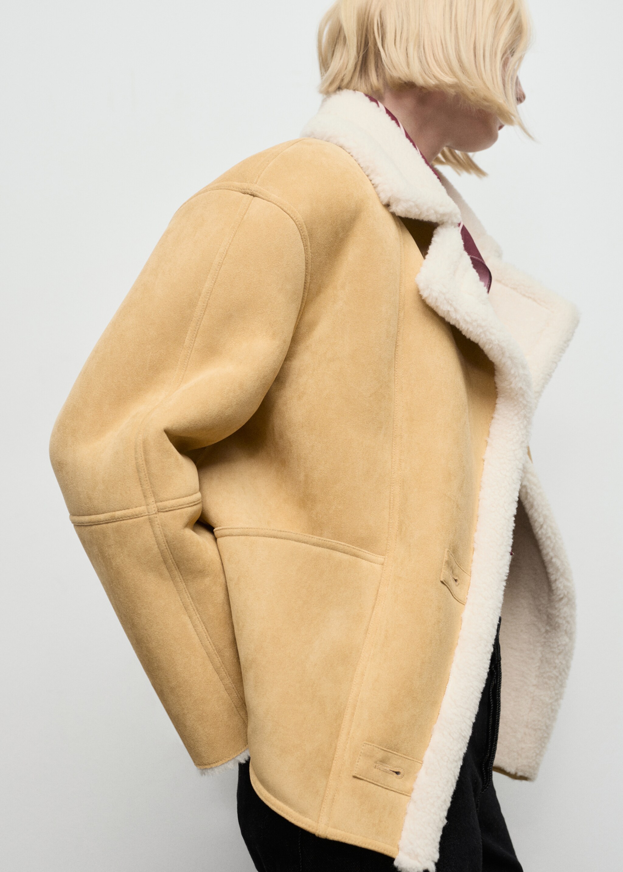 Suede-effect jacket with sheepskin collar - Details of the article 2, Medium Brown. Ref: 17078634-00.