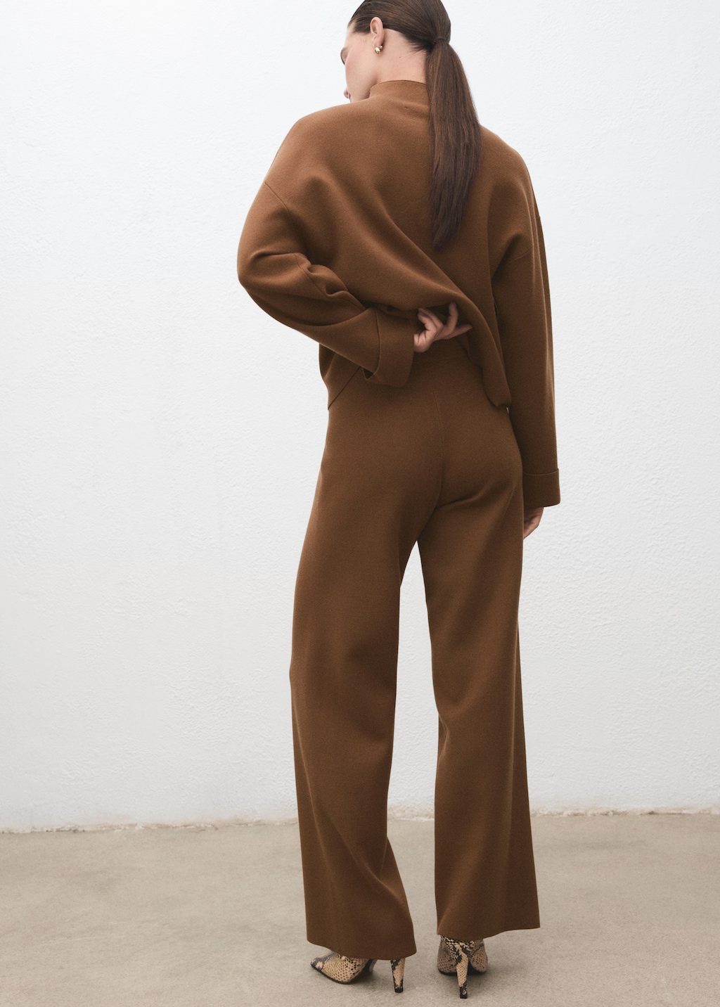 Straight knitted pants