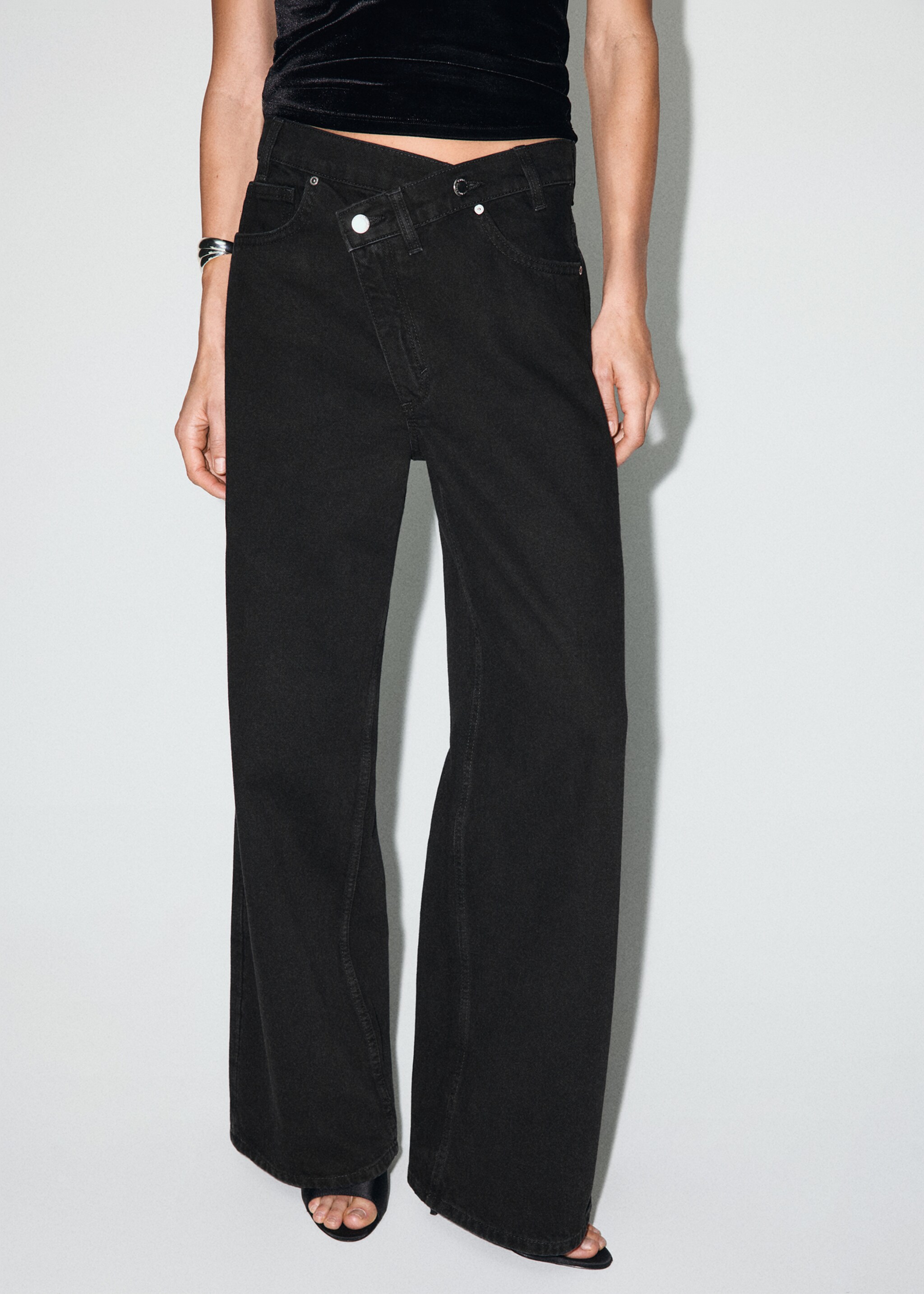 Wide leg jeans with a crossover waistband and mid-rise - Medium plane, Black denim. Ref: 17078640-00.