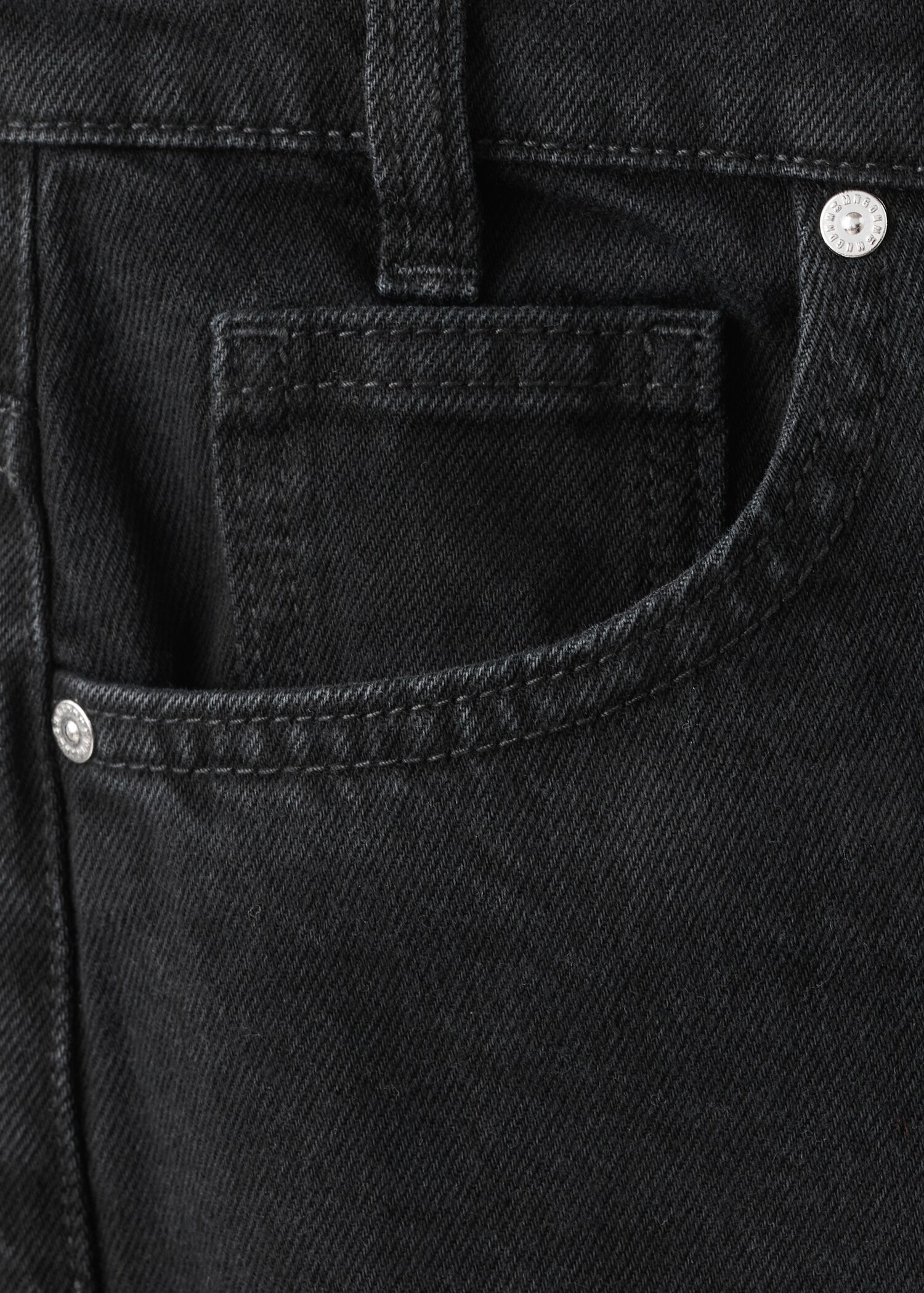 Wide leg jeans with a crossover waistband and mid-rise - Details of the article 0