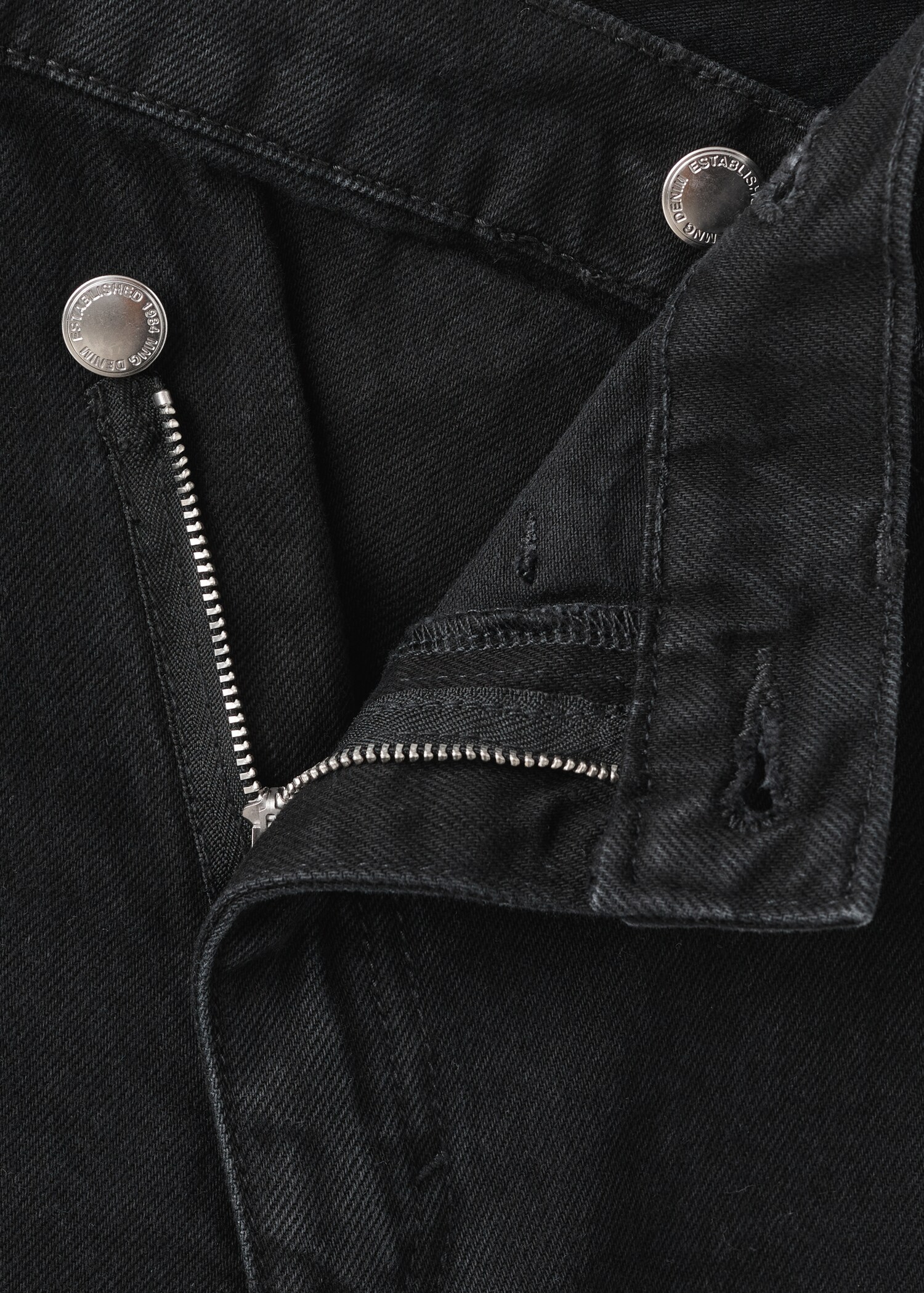 Wide leg jeans with a crossover waistband and mid-rise - Details of the article 8