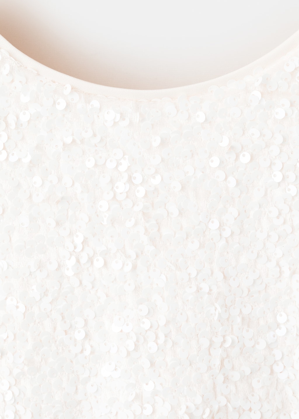 Short dress with sequins