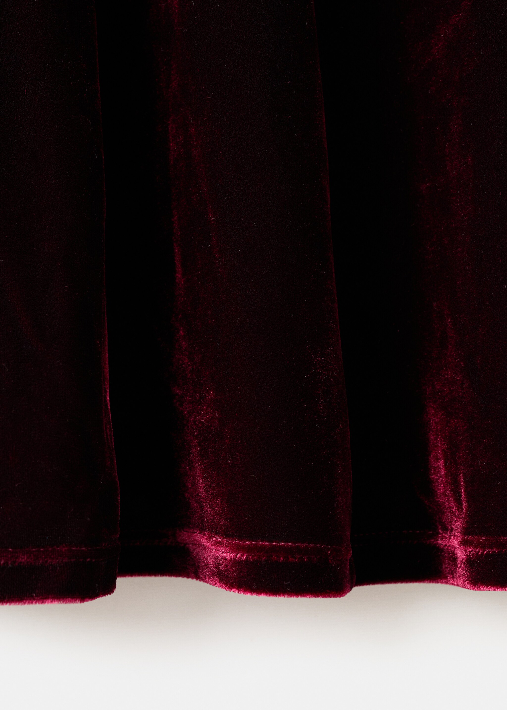 Velvet dress with seams - Details of the article 0, Burgundy. Ref: 17079107-00.