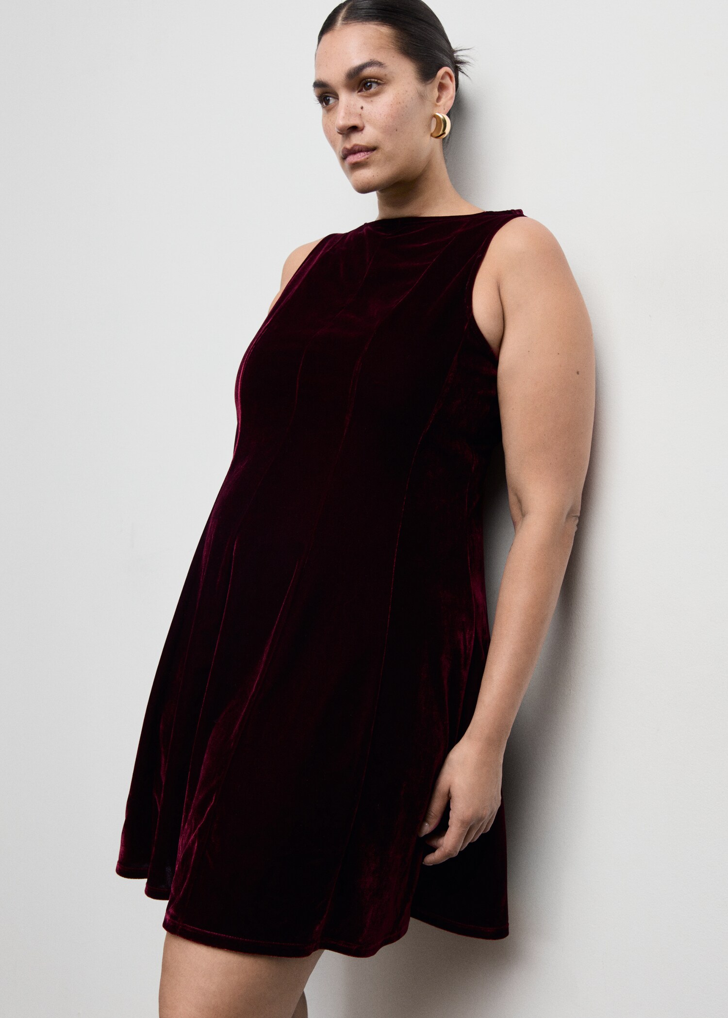 Velvet dress with seams - Details of the article 5